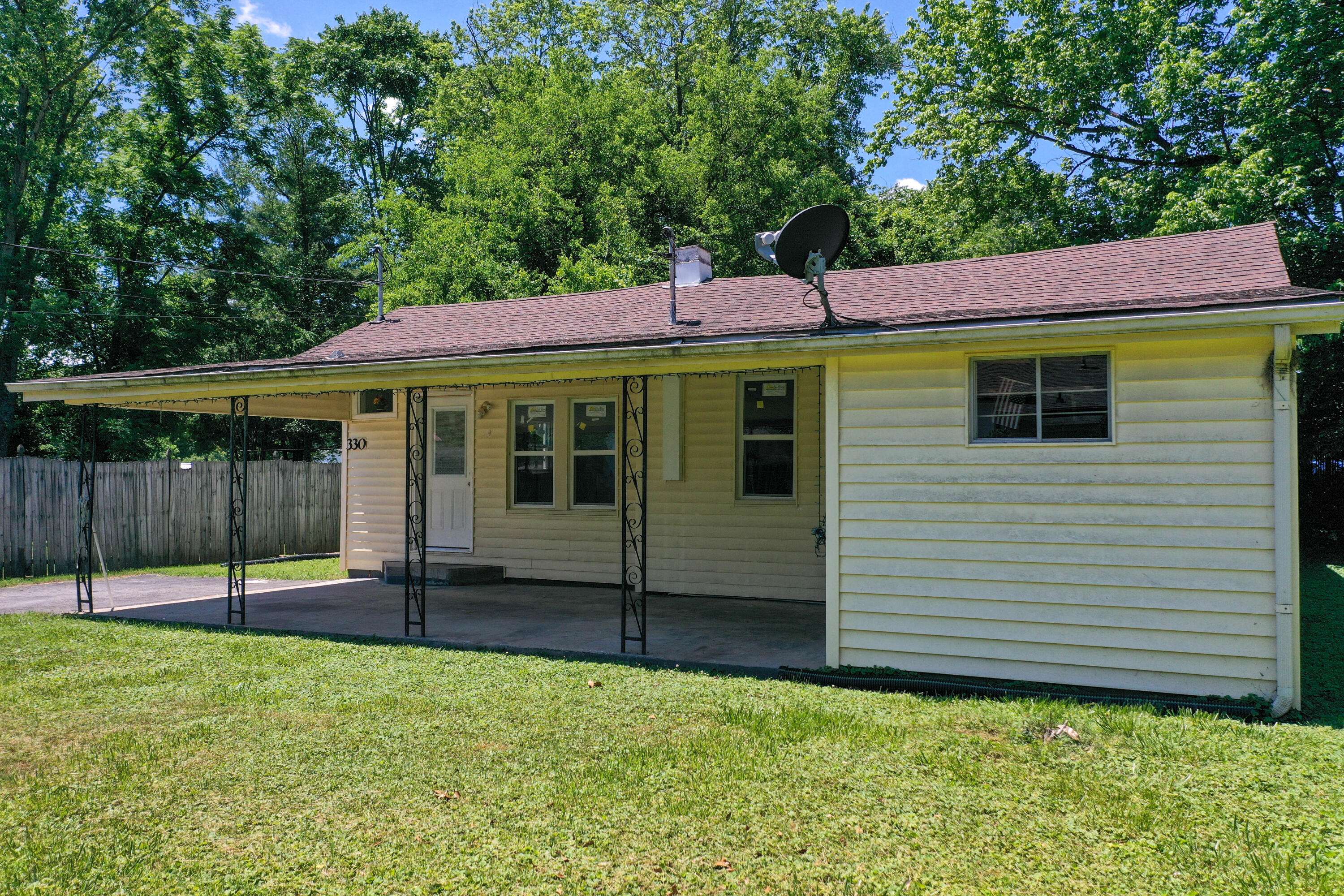 Clinton, TN 37716,330 Unaka St