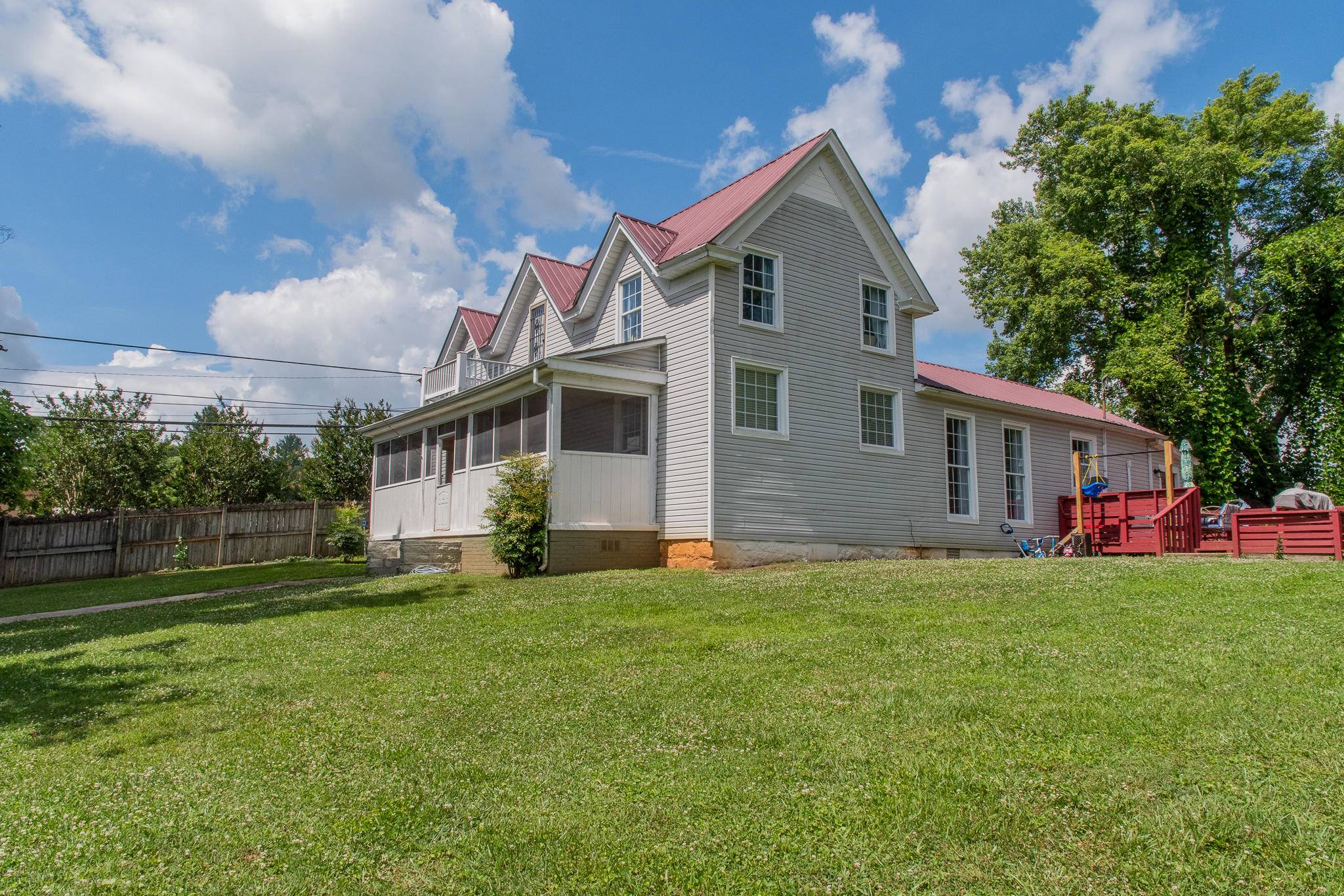 Sparta, TN 38583,120 Rhea St