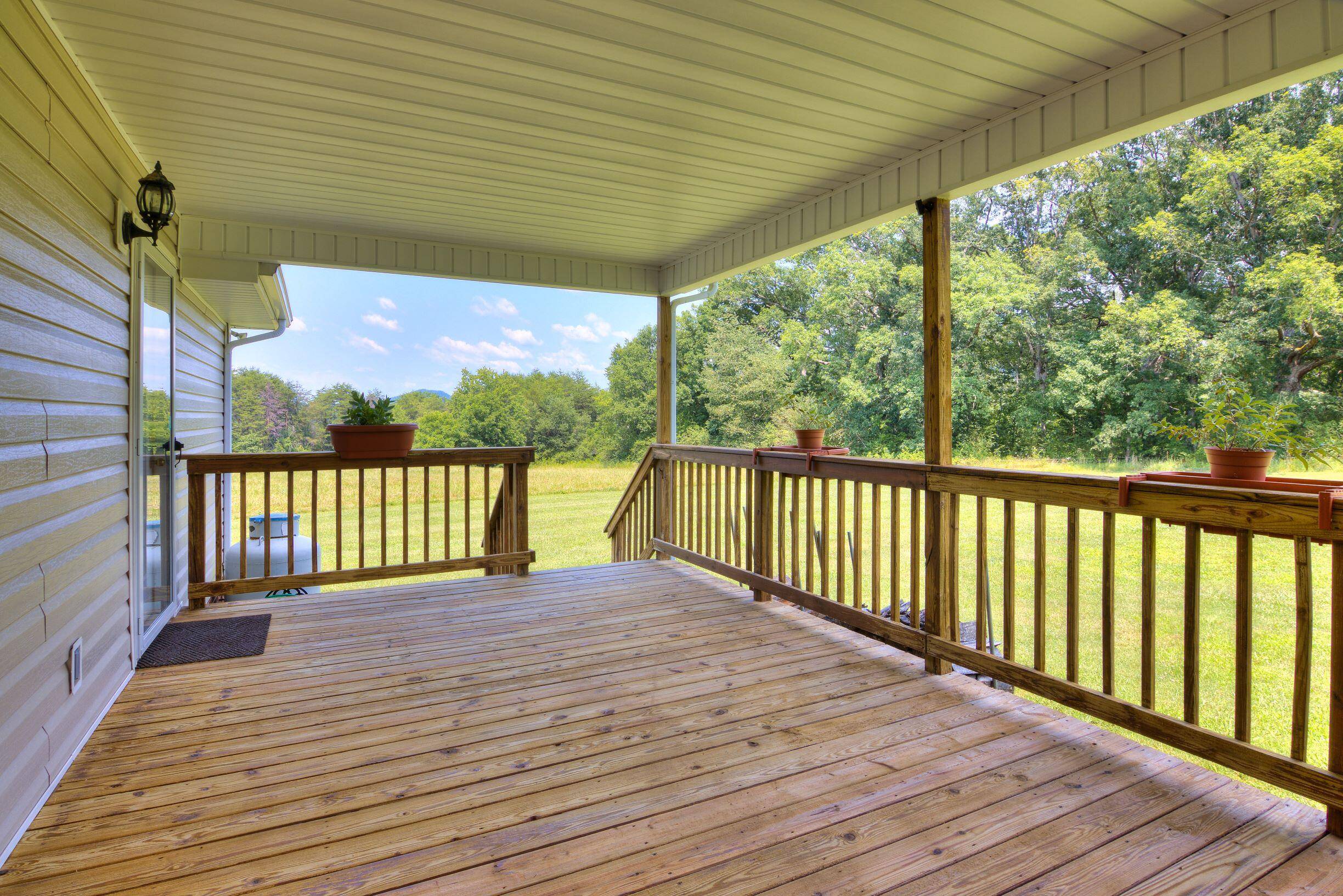 Tellico Plains, TN 37385,121 Upland View