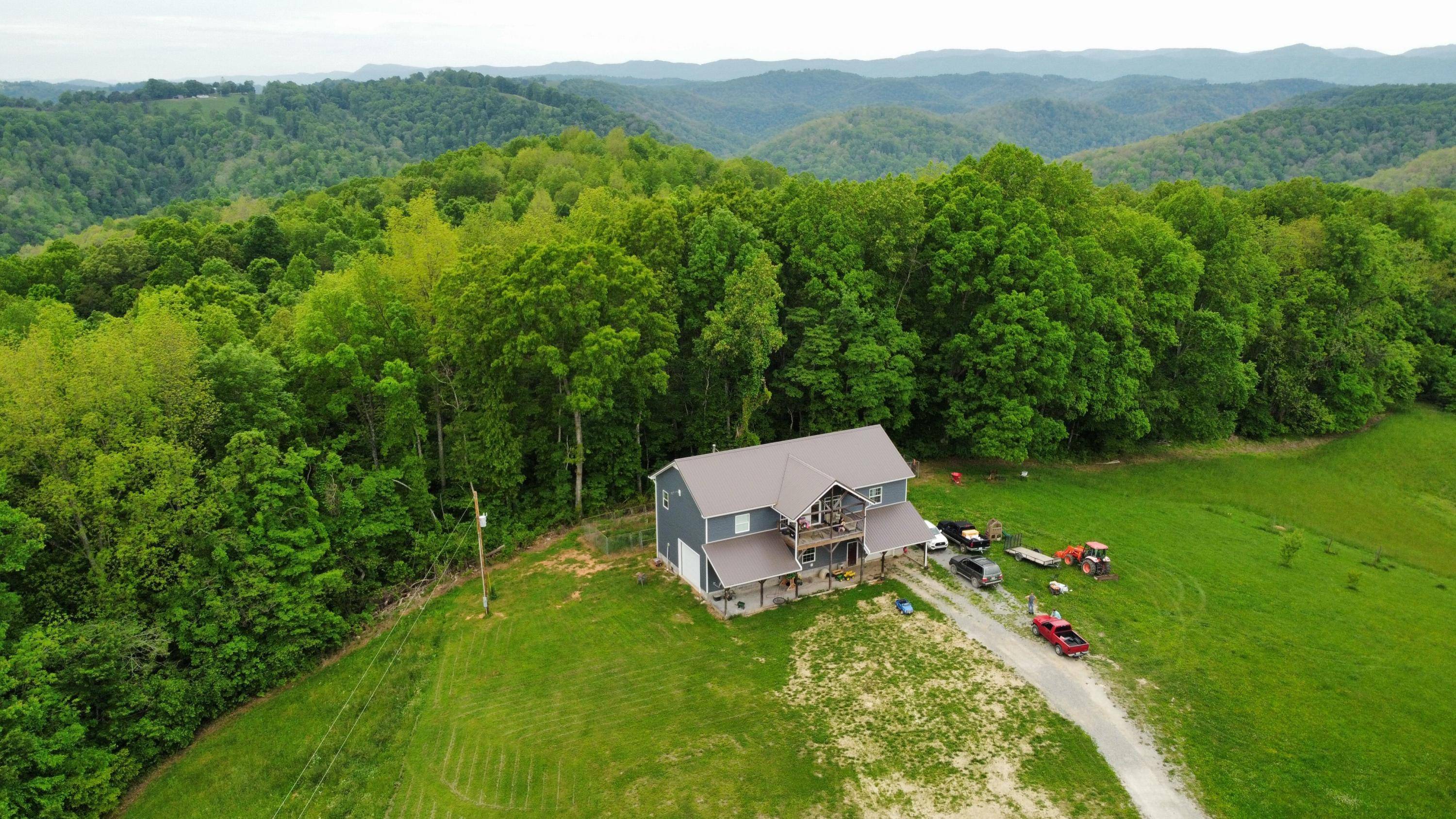 New Tazewell, TN 37825,592 Tilmon West LN