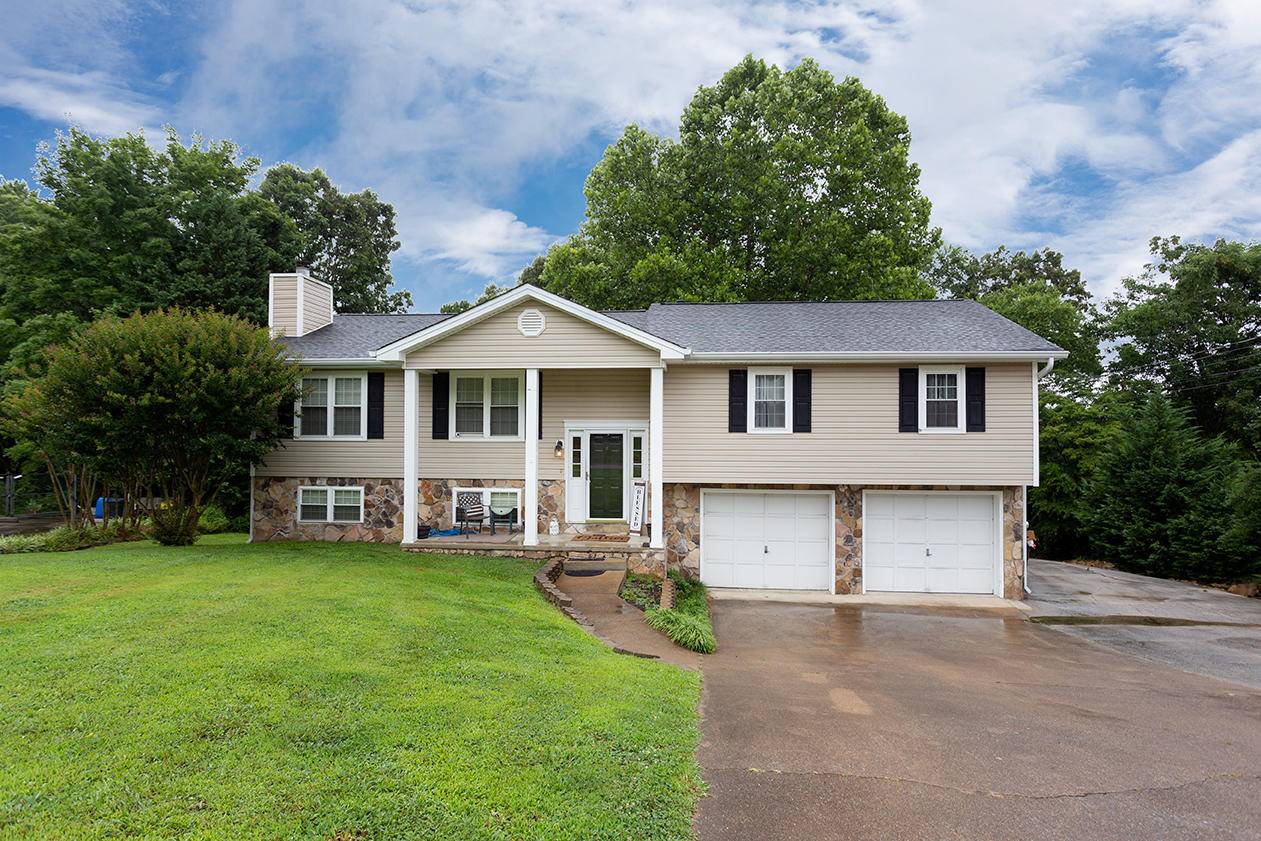 Ooltewah, TN 37363,8410 Smoketree CIR