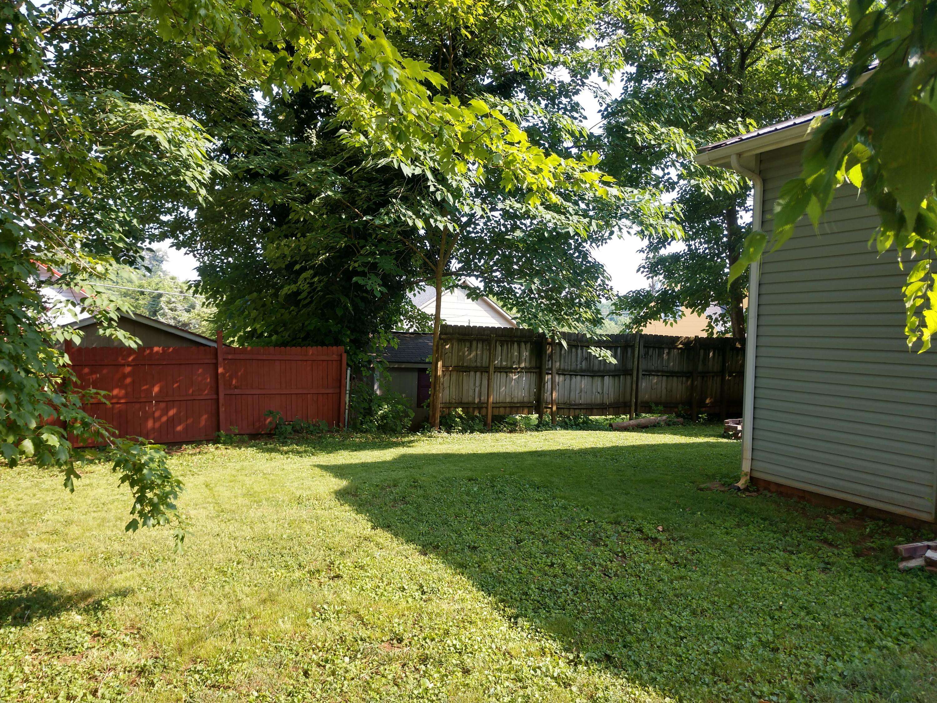 Loudon, TN 37774,607 Church Street