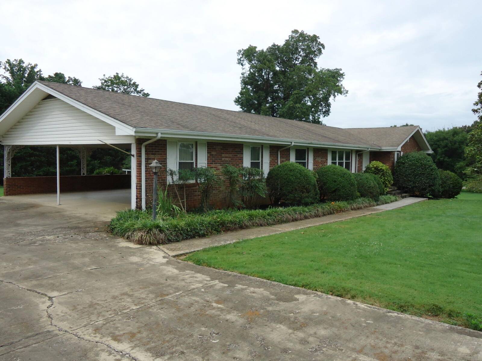 Madisonville, TN 37354,111 Philpott DR