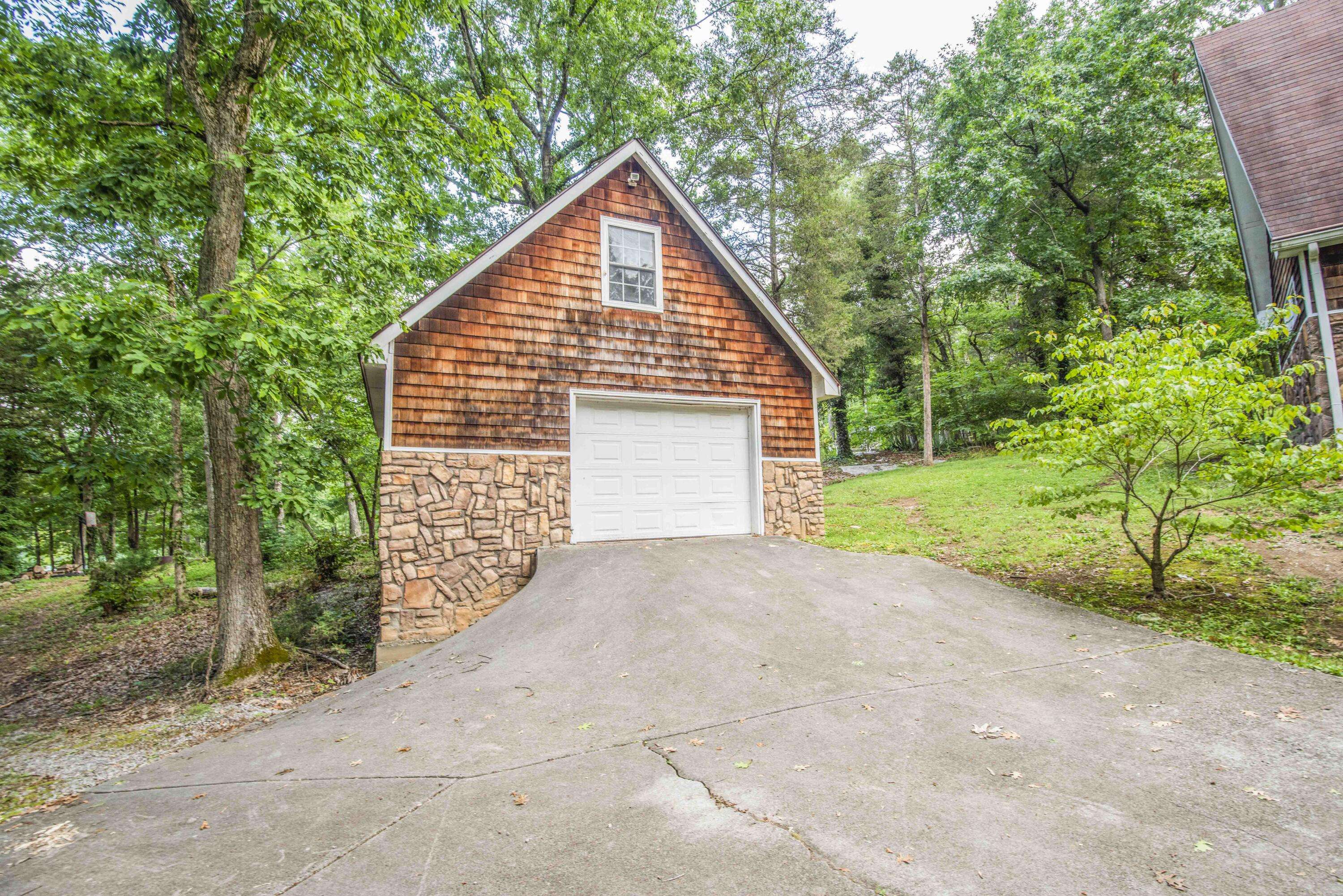 New Tazewell, TN 37825,670 Cape Norris Rd