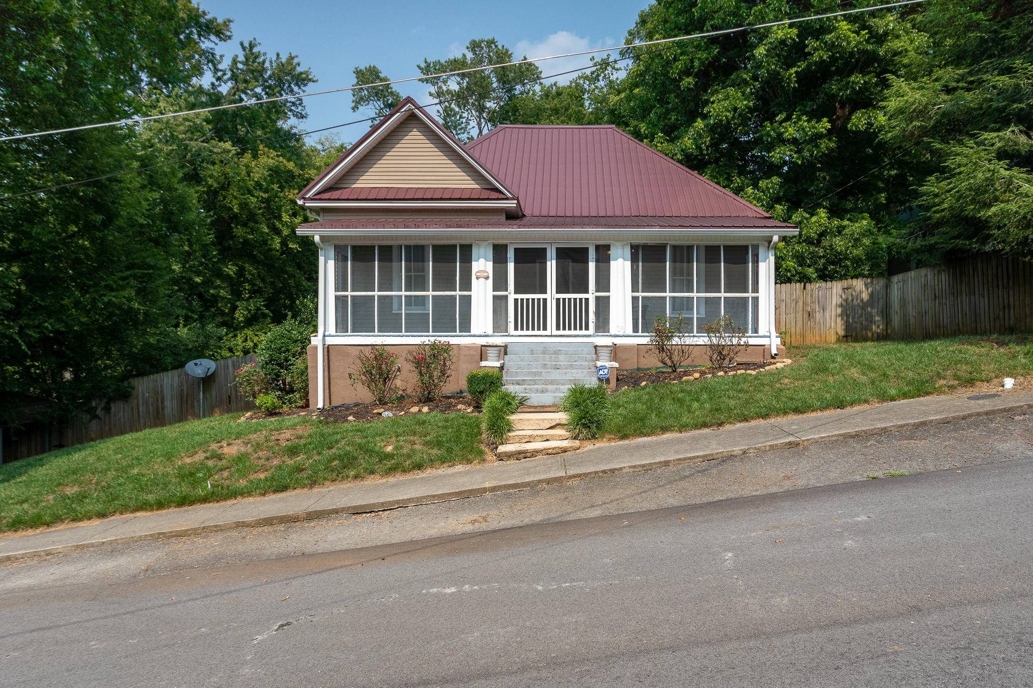 Athens, TN 37303,107 Douglas Street