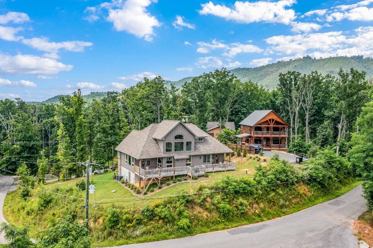 Gatlinburg, TN 37738,904 Pine Cone WAY