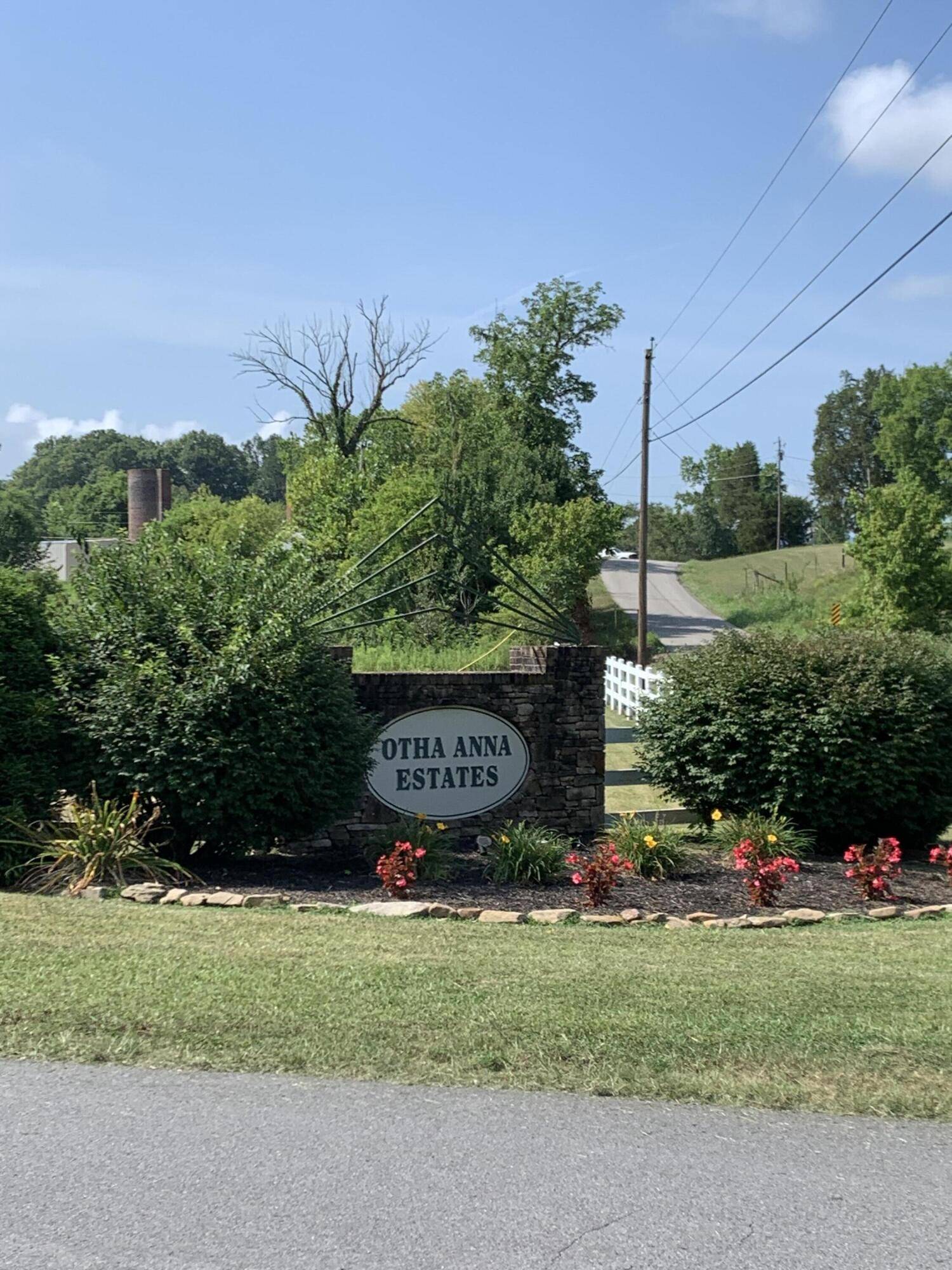 Walland, TN 37886,938 Otha LN