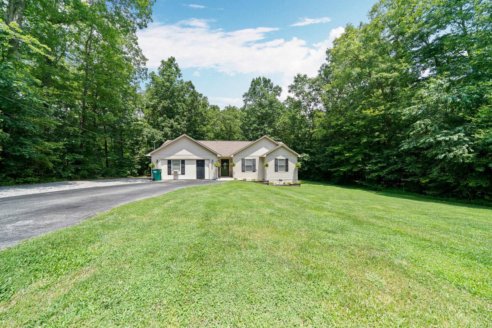 Crossville, TN 38572,819 Arapaho DR