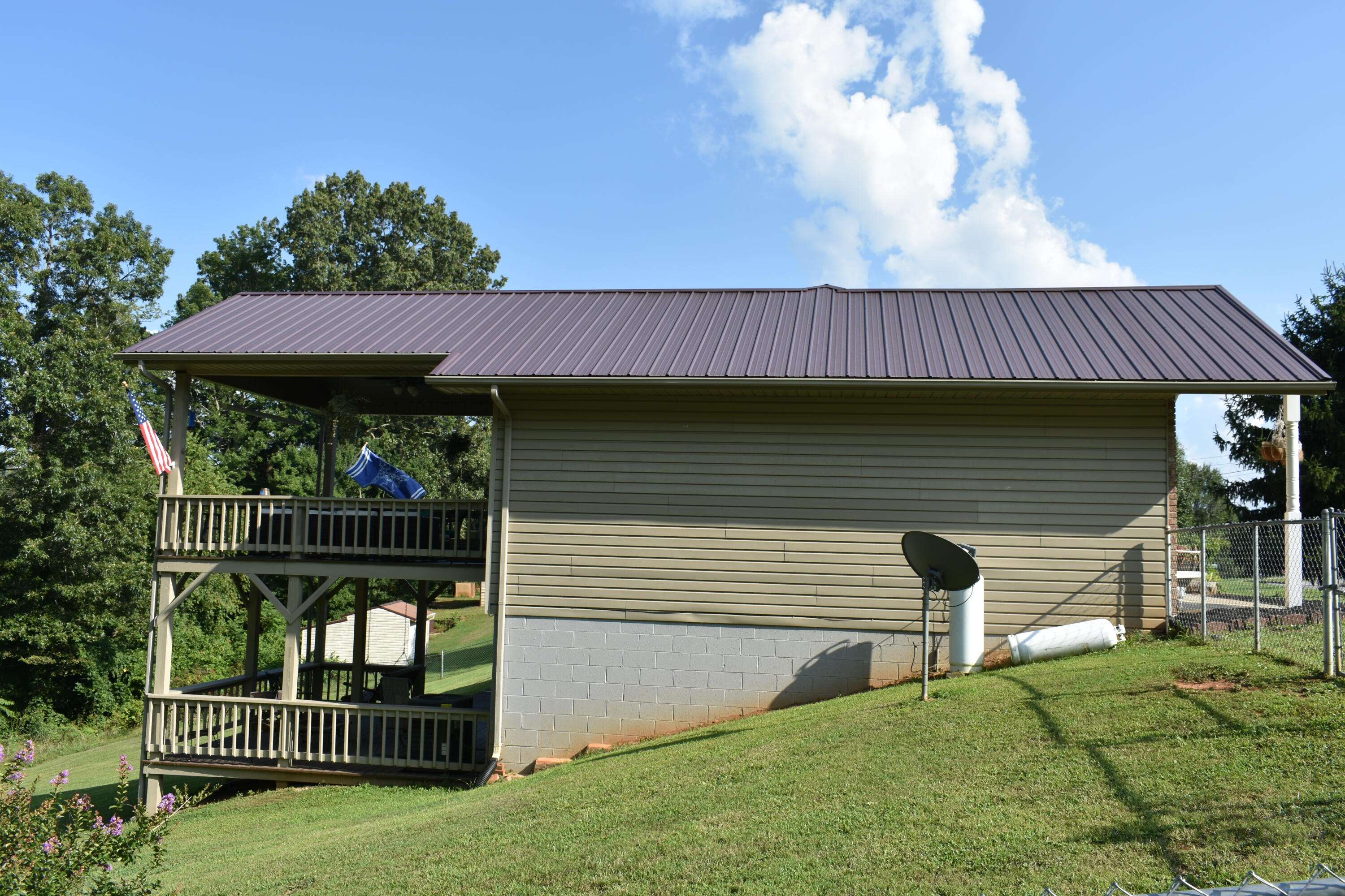 New Tazewell, TN 37825,244 Michal LN