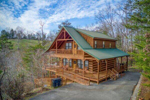 Sevierville, TN 37876,737 Autumns Peak WAY