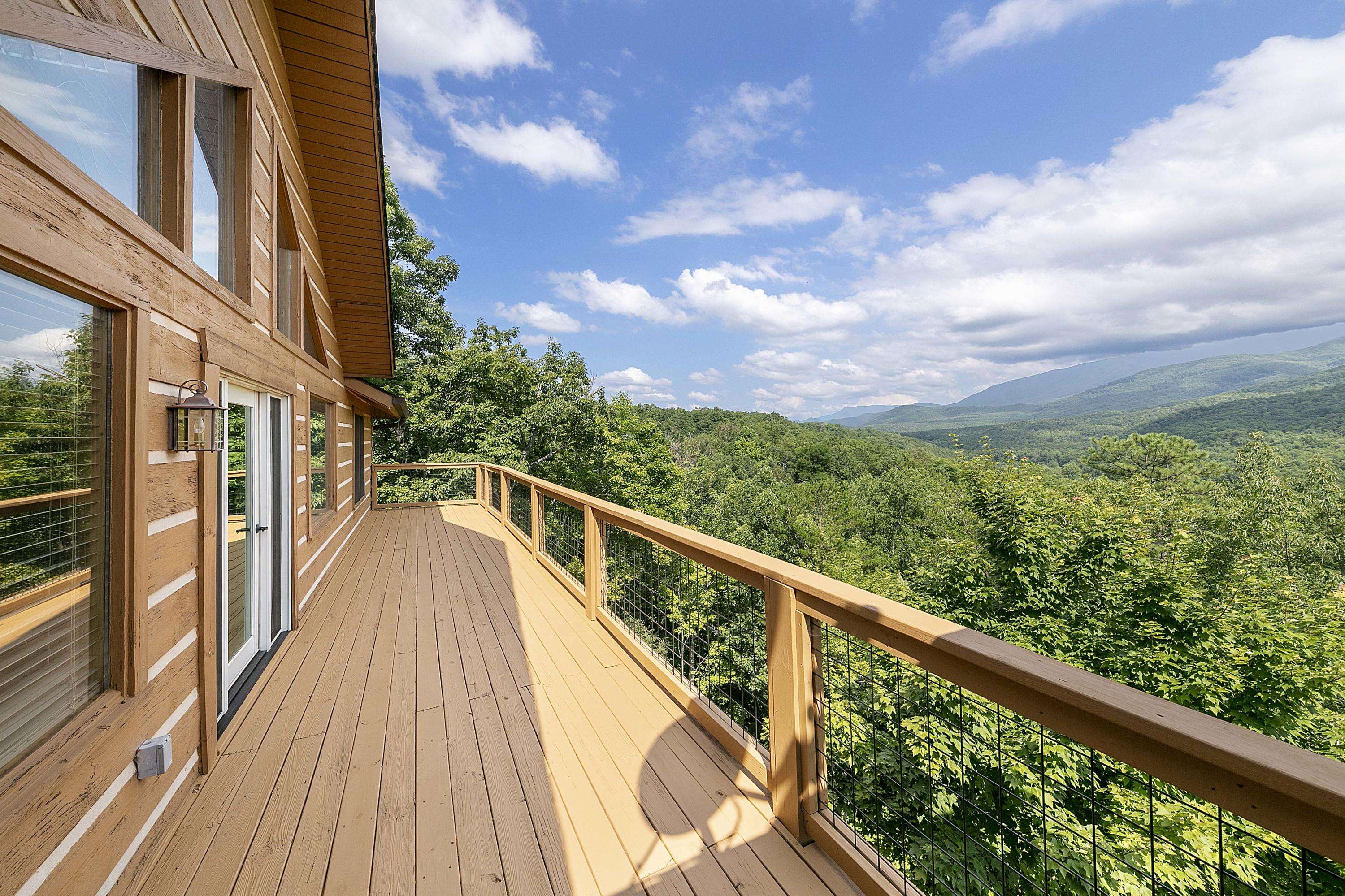 Gatlinburg, TN 37738,449 Lucerne WAY