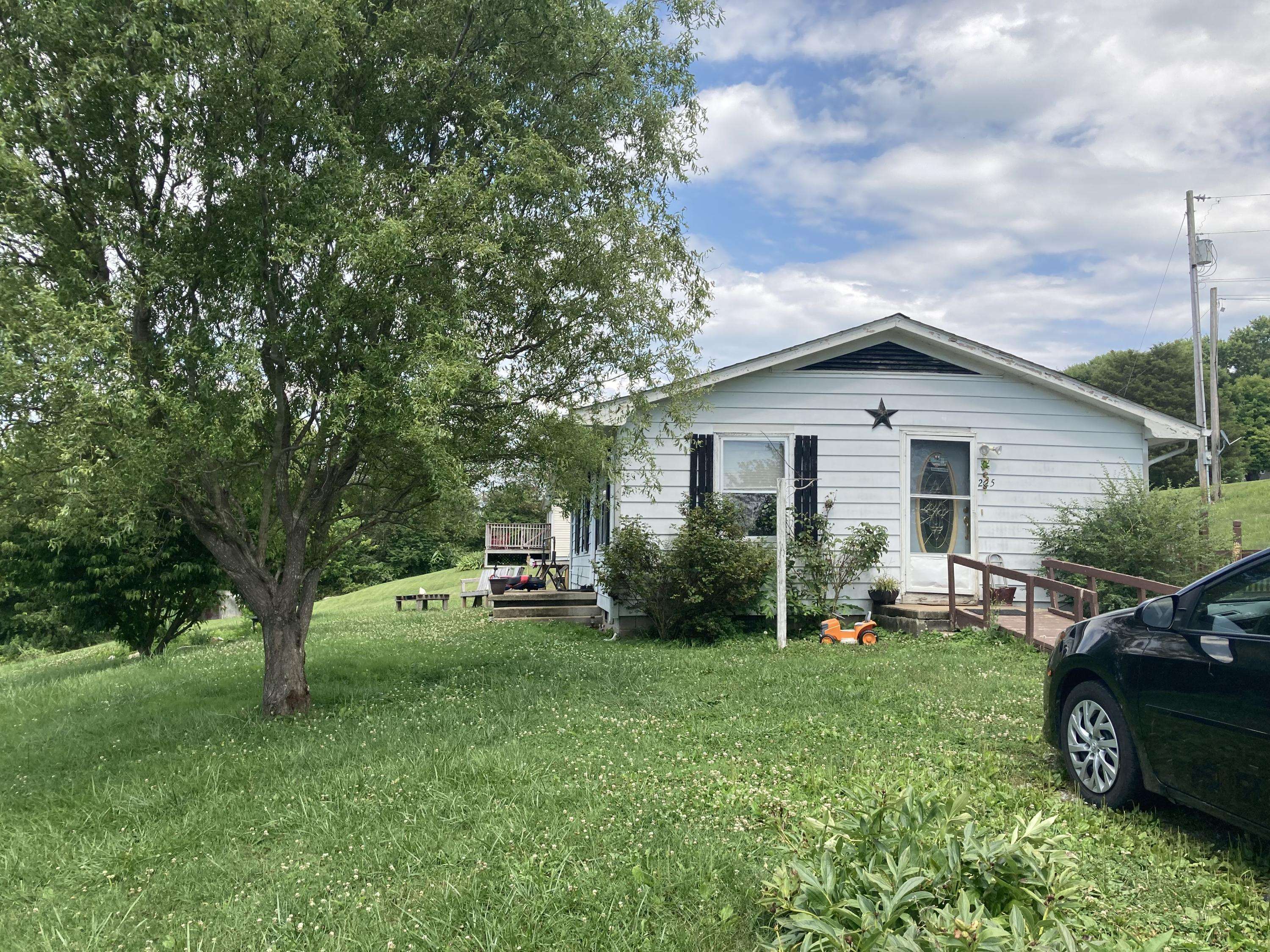 Jonesville, VA 24263,225 Reed Patch Rd