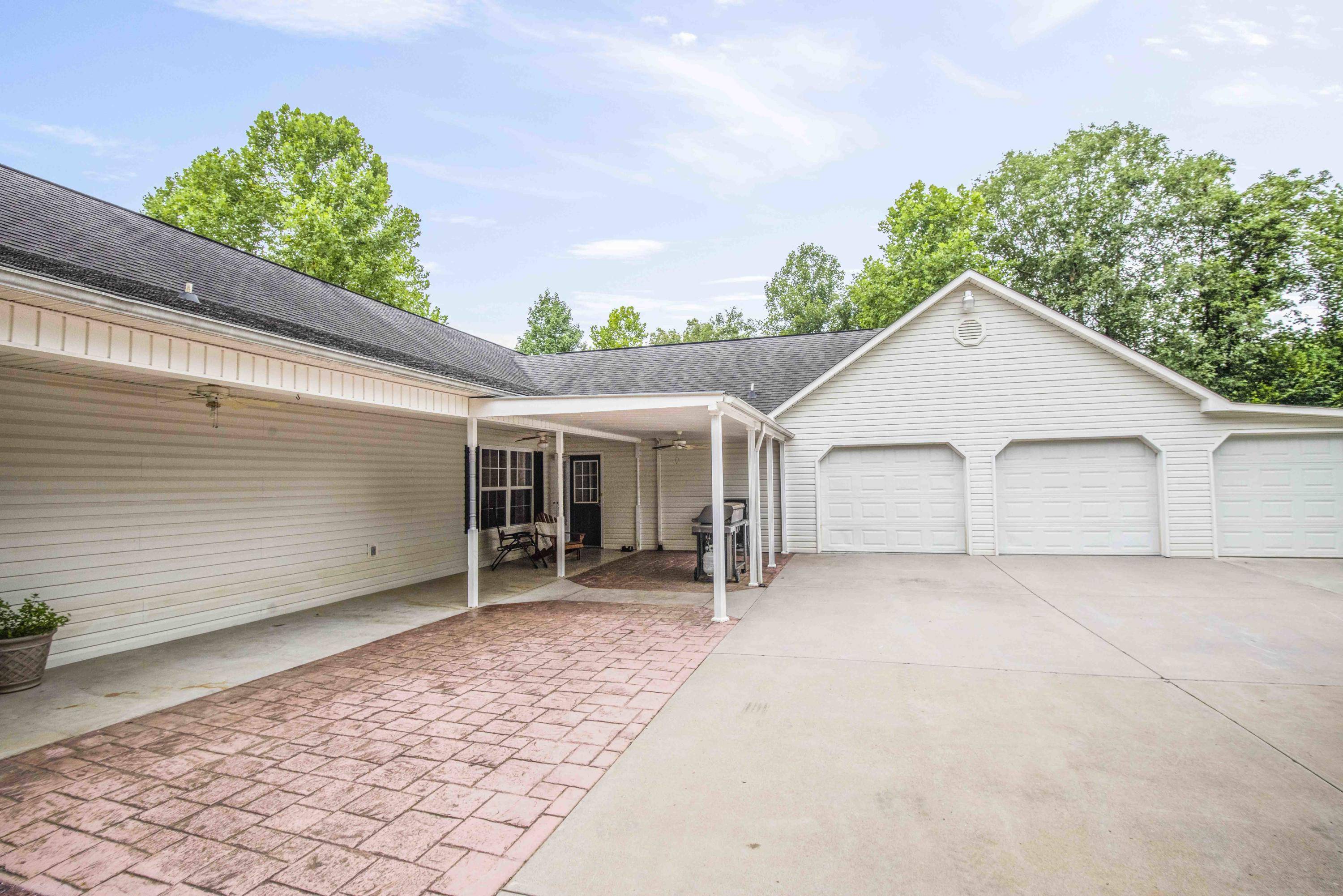 Heiskell, TN 37754,2770 Hinds Creek Rd