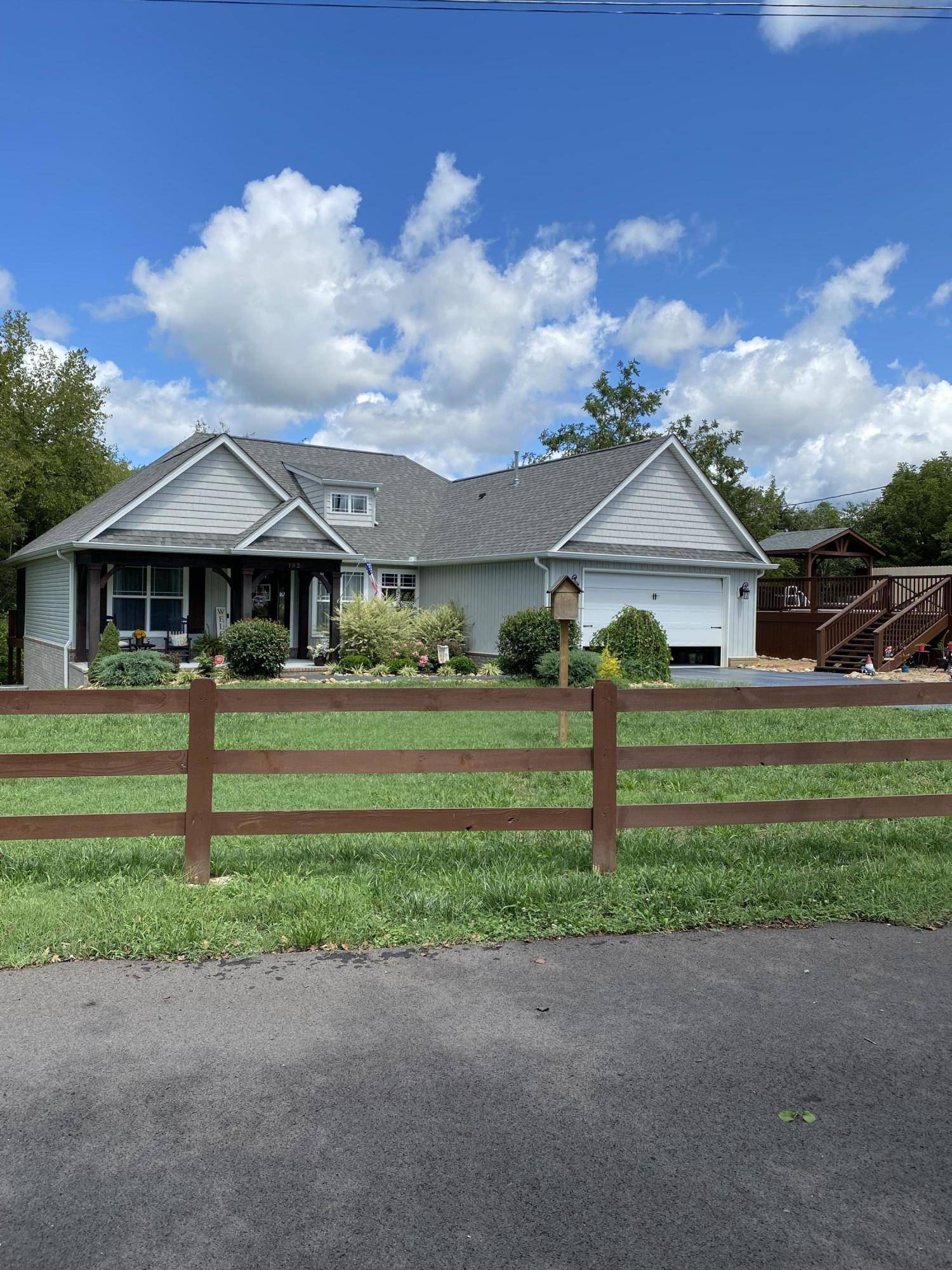 Sevierville, TN 37876,182 Lisa DR