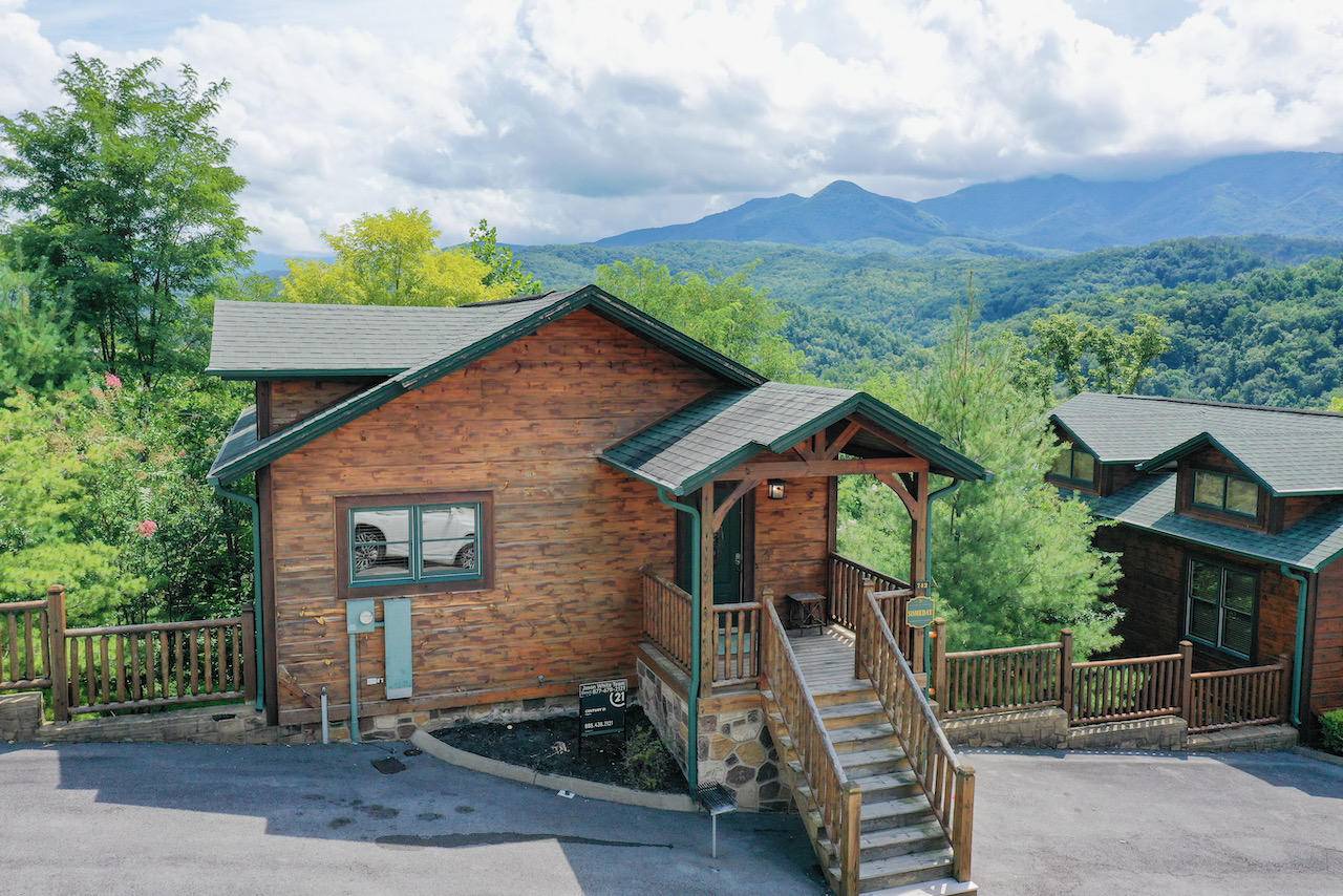 Gatlinburg, TN 37738,742 Park Vista Way