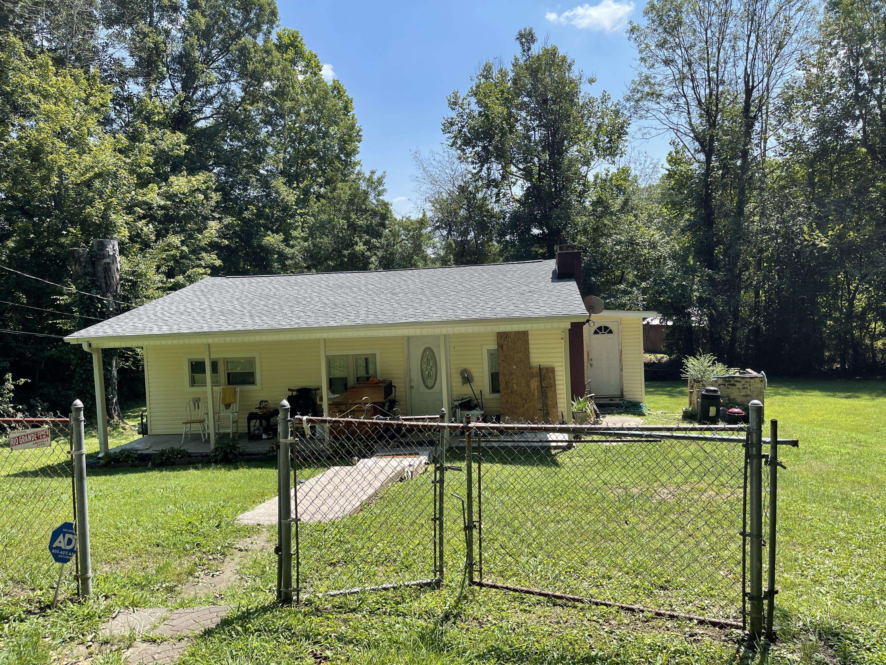 Oliver Springs, TN 37840,207 Forest Rd