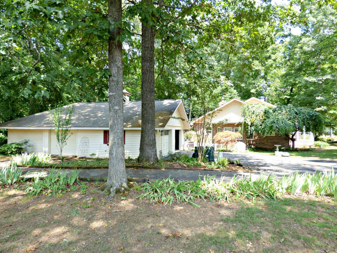 Dandridge, TN 37725,1236 Weaver LN