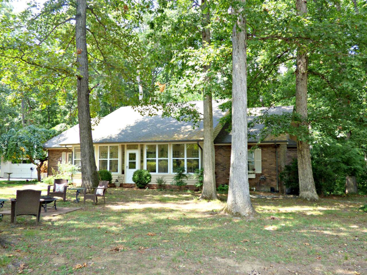 Dandridge, TN 37725,1236 Weaver LN