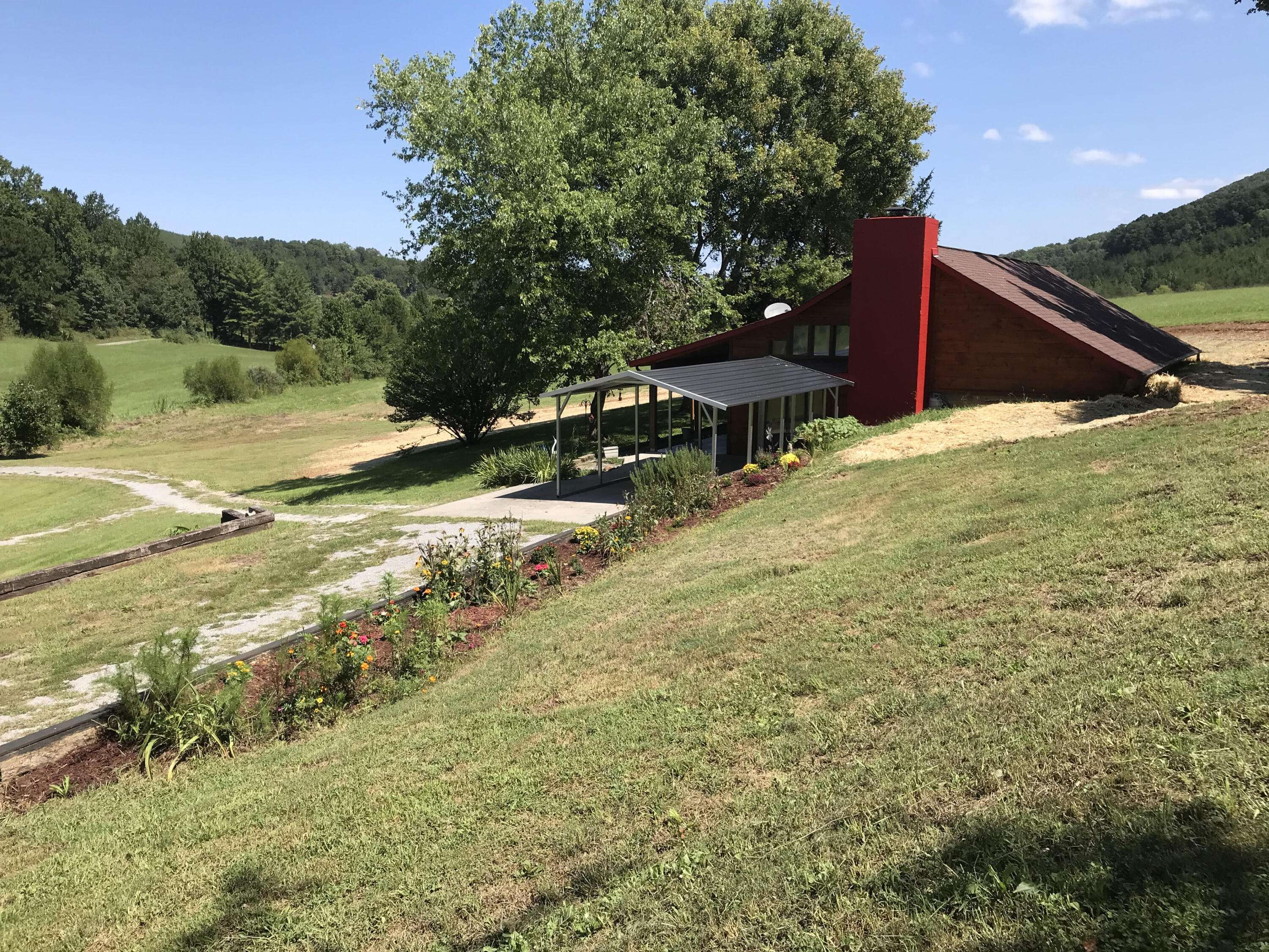 Tellico Plains, TN 37385,181 Croft Rd