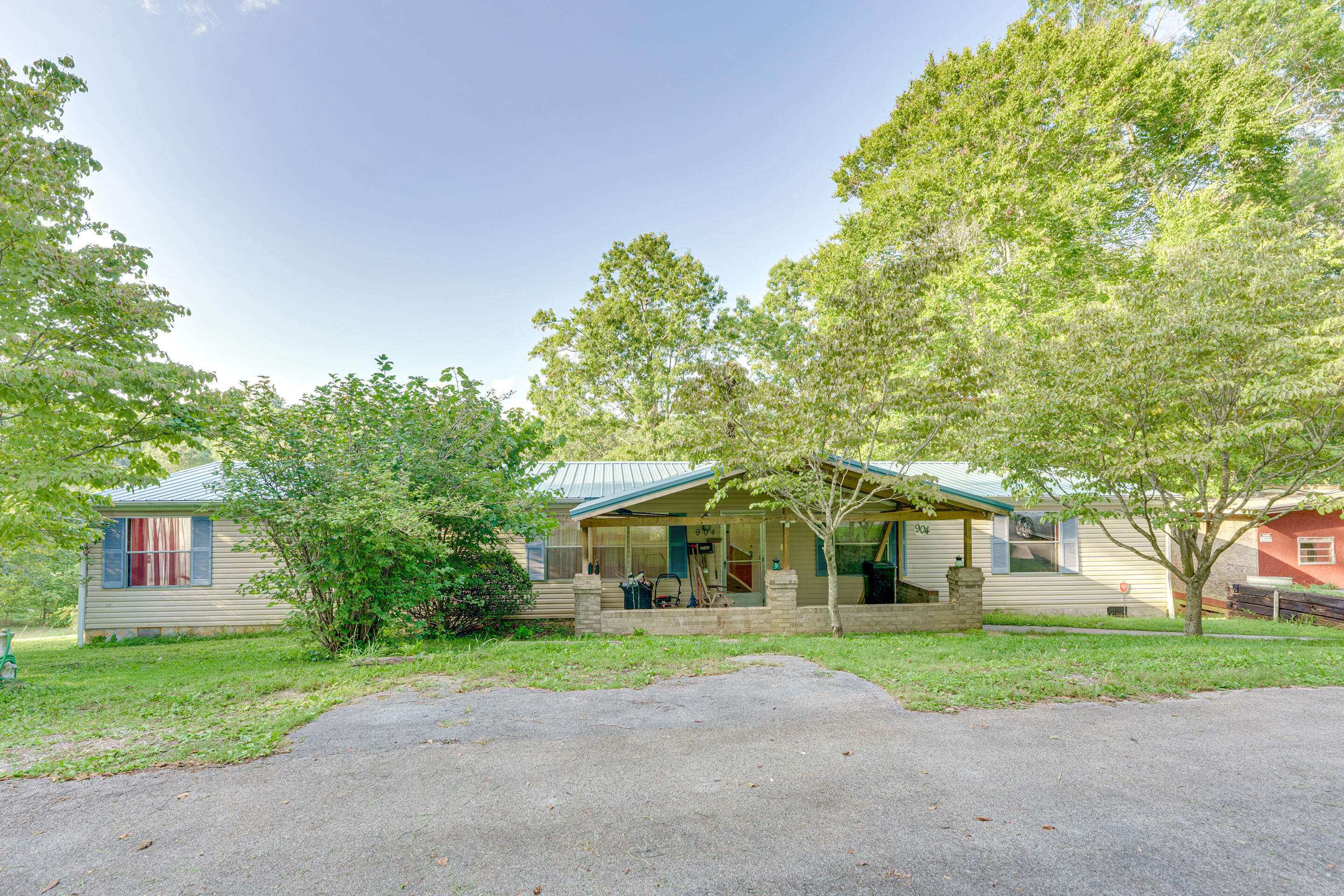 Strawberry Plains, TN 37871,904 Wood View WAY