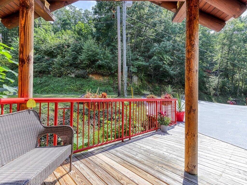 Gatlinburg, TN 37738,1389 Baden DR