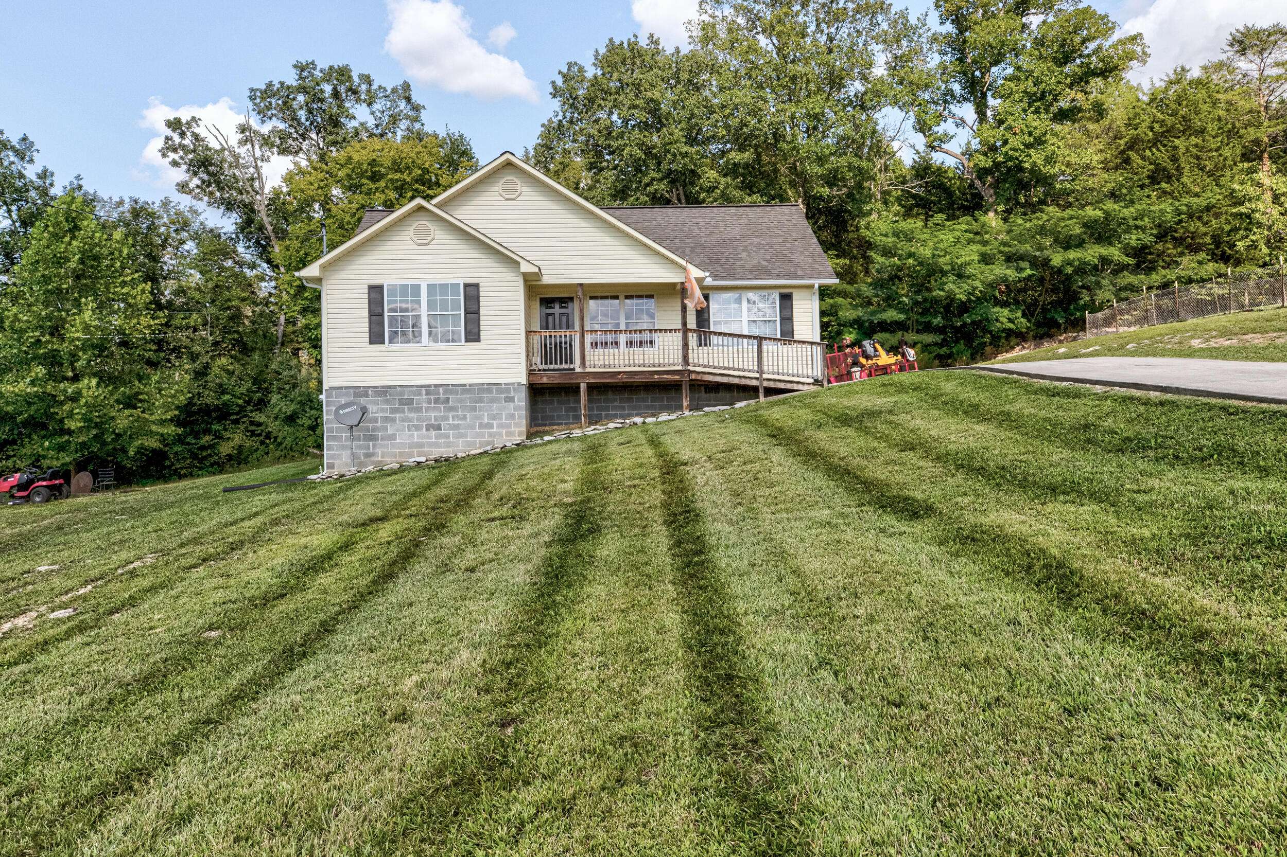 Lafollette, TN 37766,235 Sandy Hill Rd