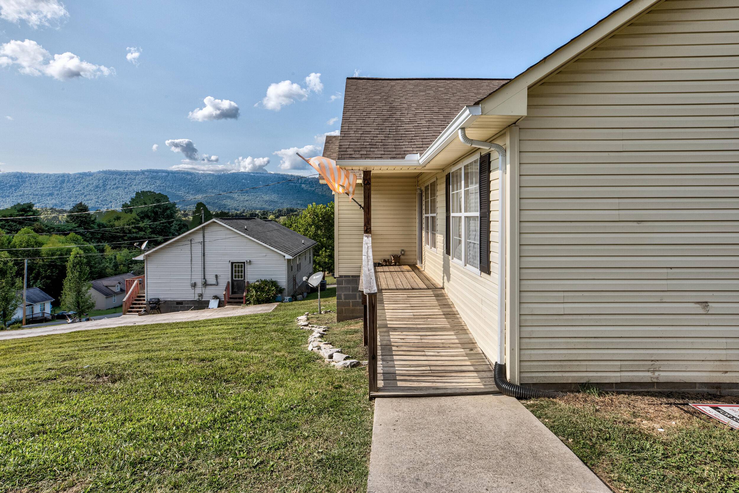 Lafollette, TN 37766,235 Sandy Hill Rd