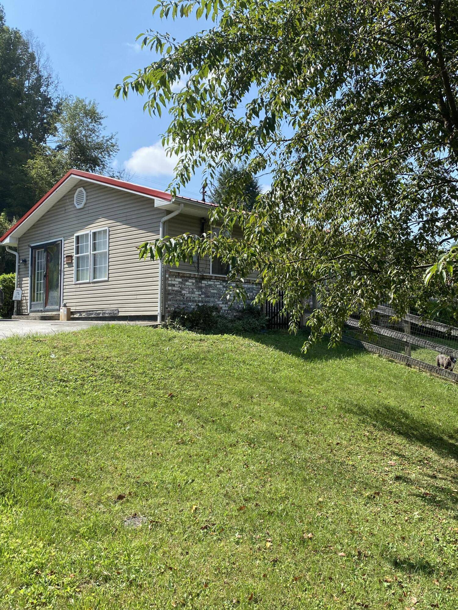 Rose Hill, VA 24281,146 Lee Heights Rd