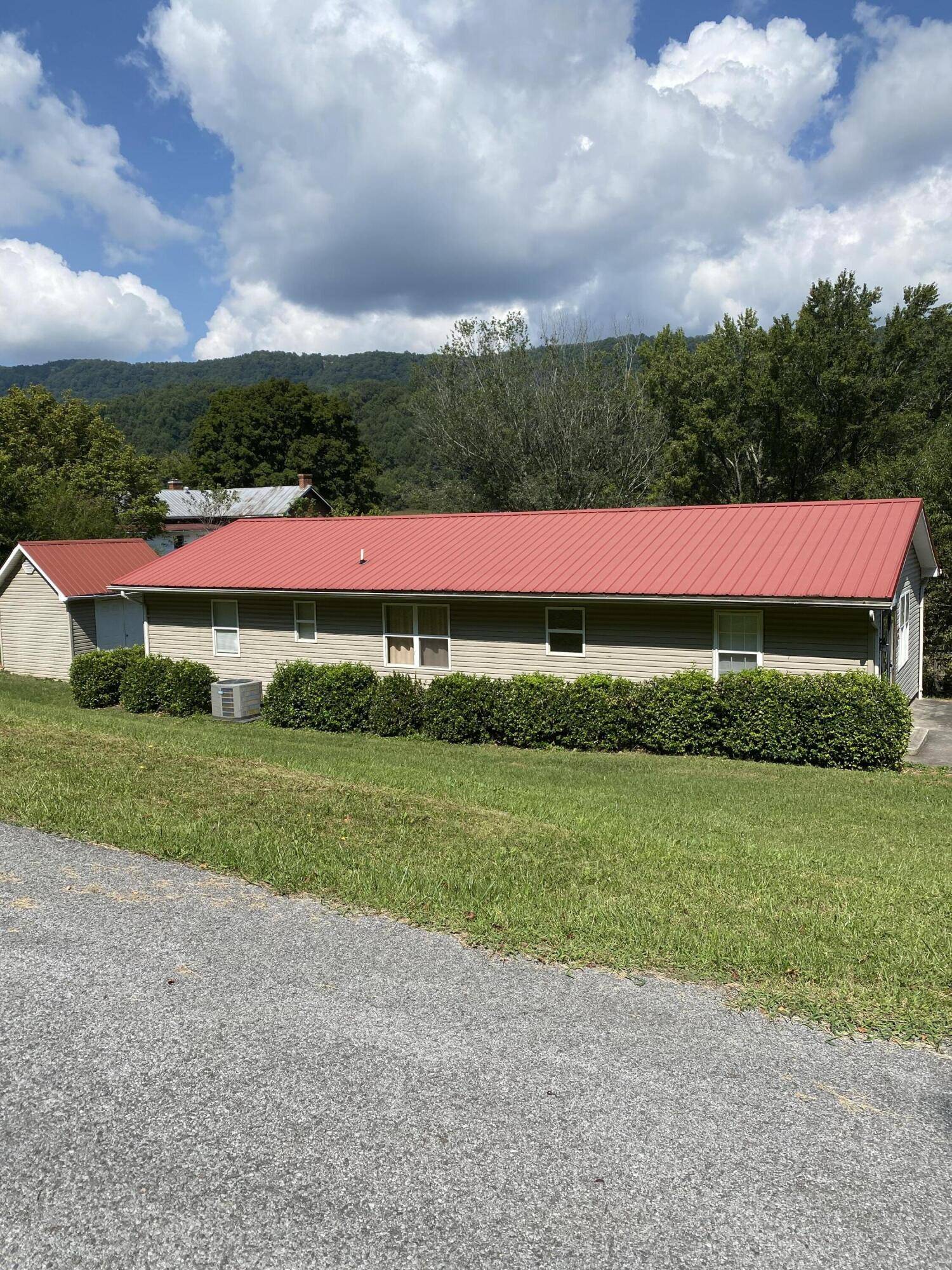 Rose Hill, VA 24281,146 Lee Heights Rd