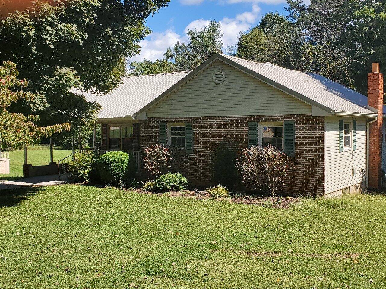 Caryville, TN 37714,293 Lake LN