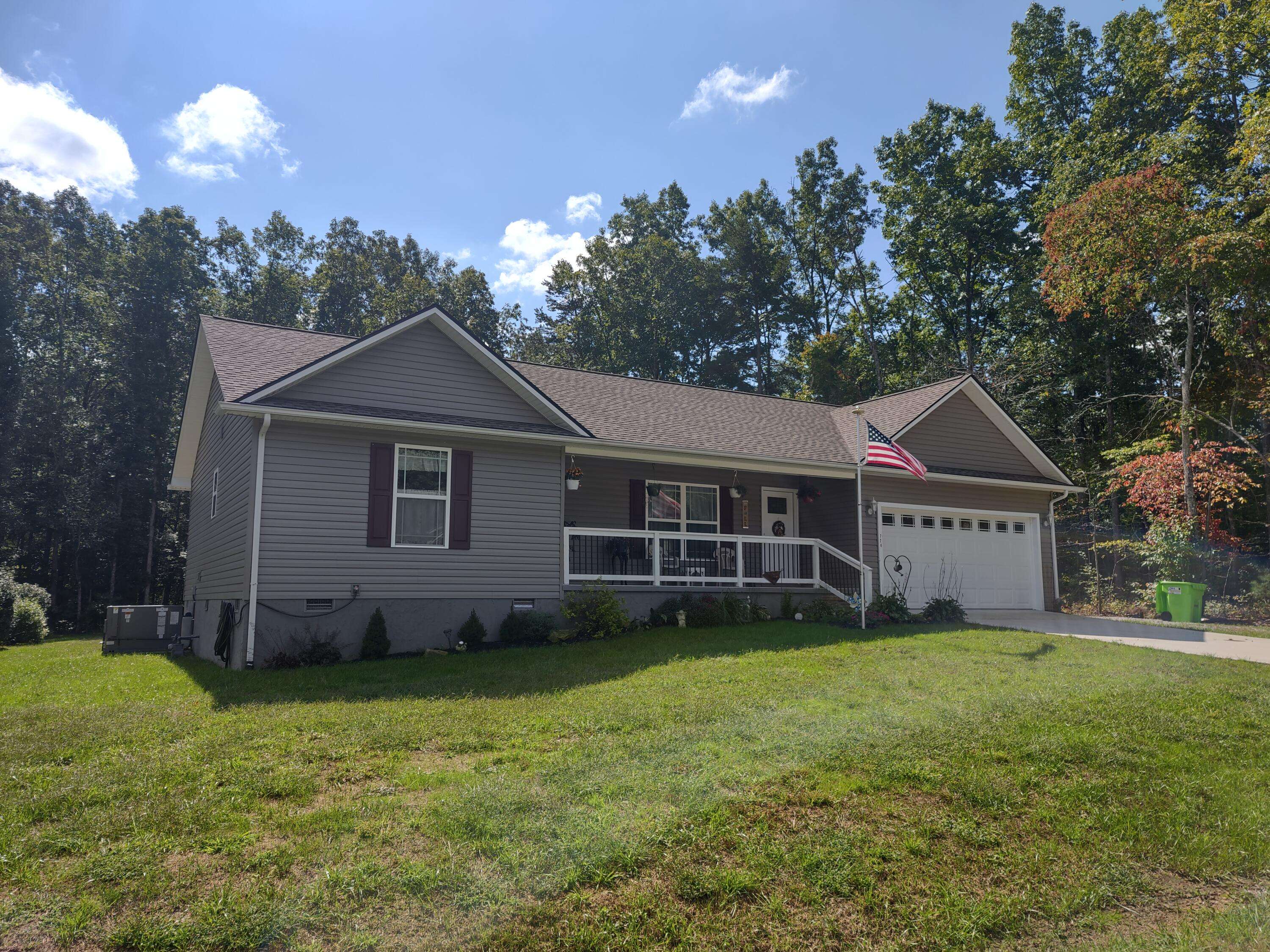 Crossville, TN 38572,724 Oneida LN