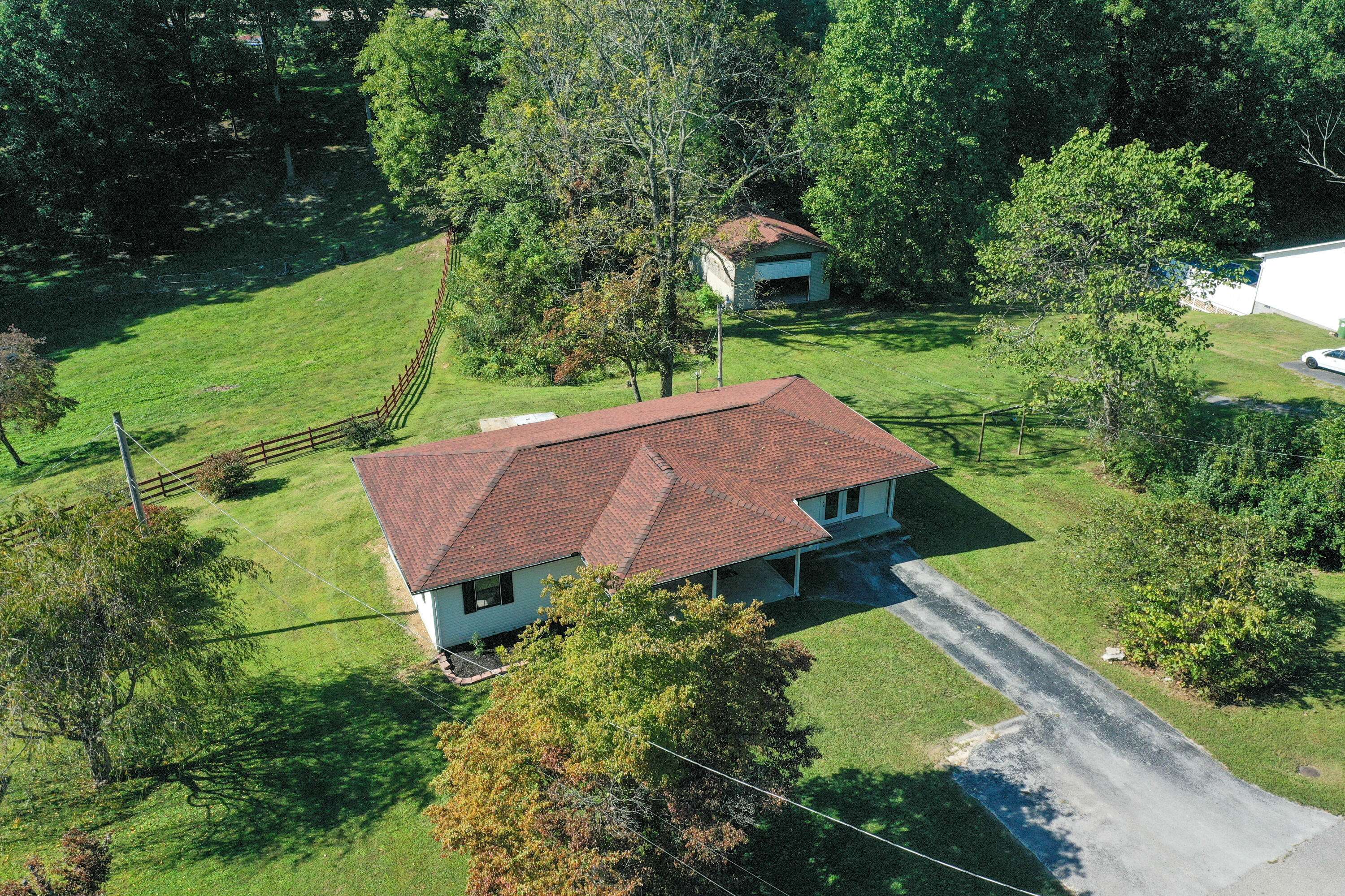 Jacksboro, TN 37757,214 Clear Lake DR