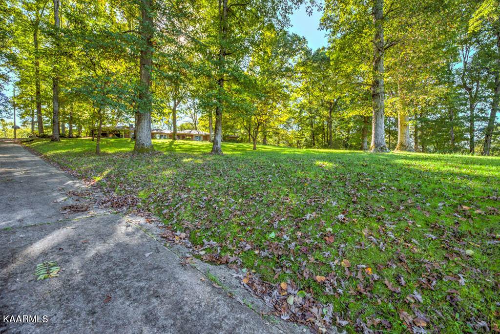 Oliver Springs, TN 37840,141 Midway DR