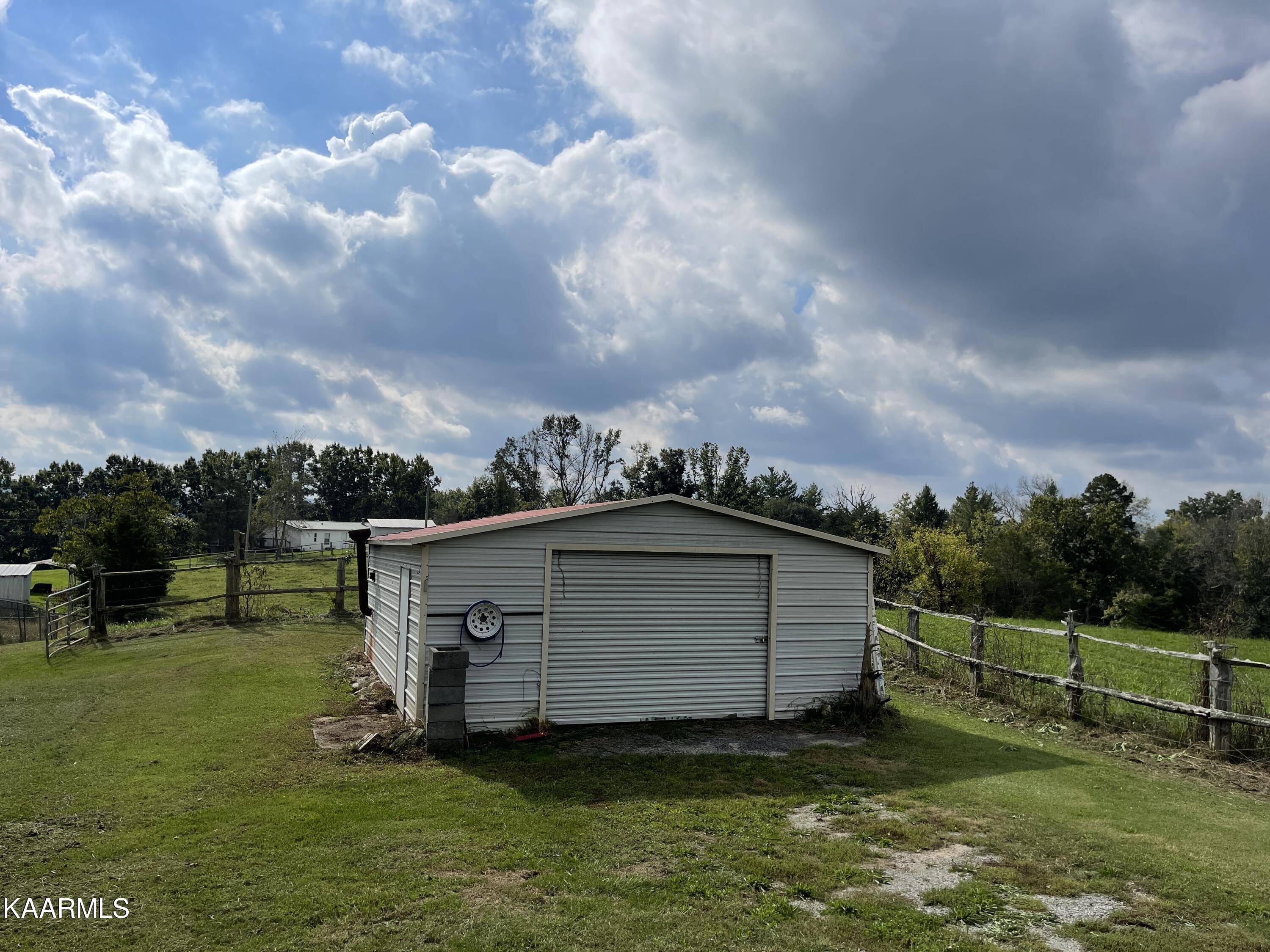 New Tazewell, TN 37825,433 Barker Road Rd