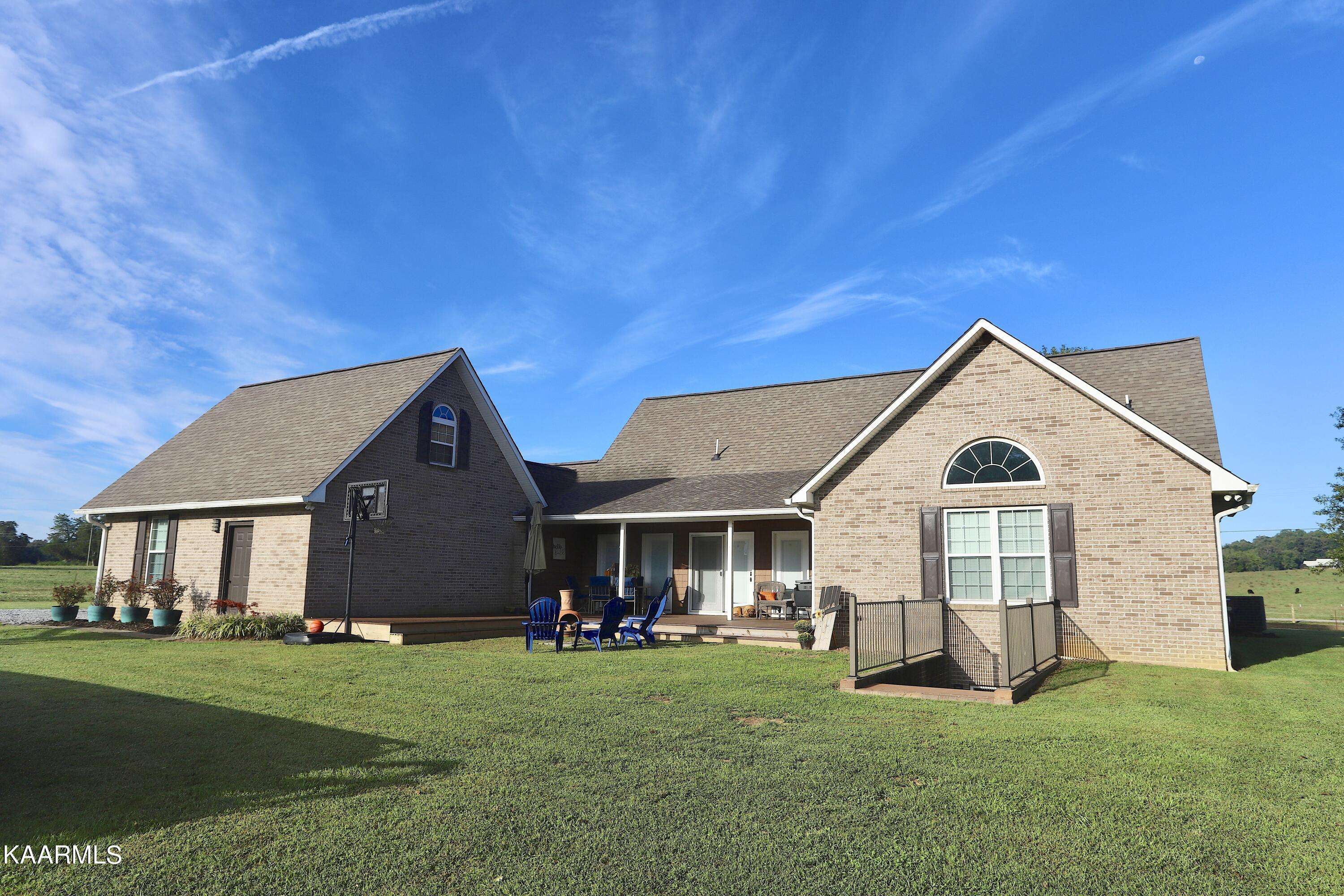 Madisonville, TN 37354,149 Middle Creek LN