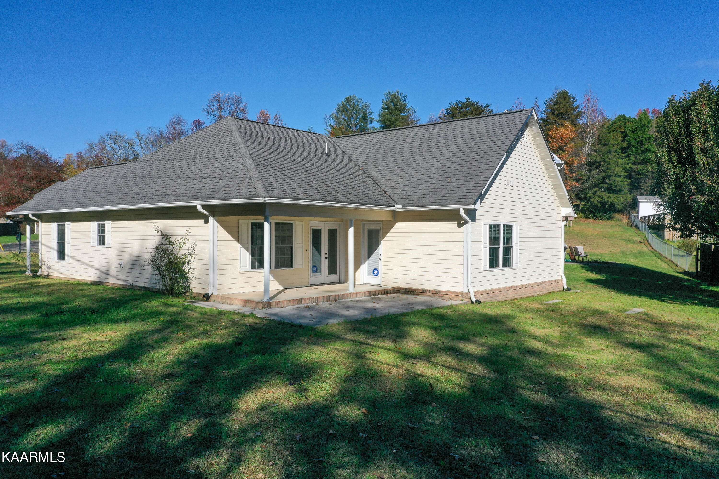 Oliver Springs, TN 37840,103 Robinson CT