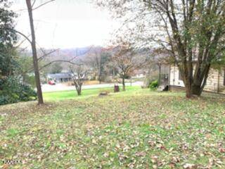 Oliver Springs, TN 37840,811 Hen Valley Rd