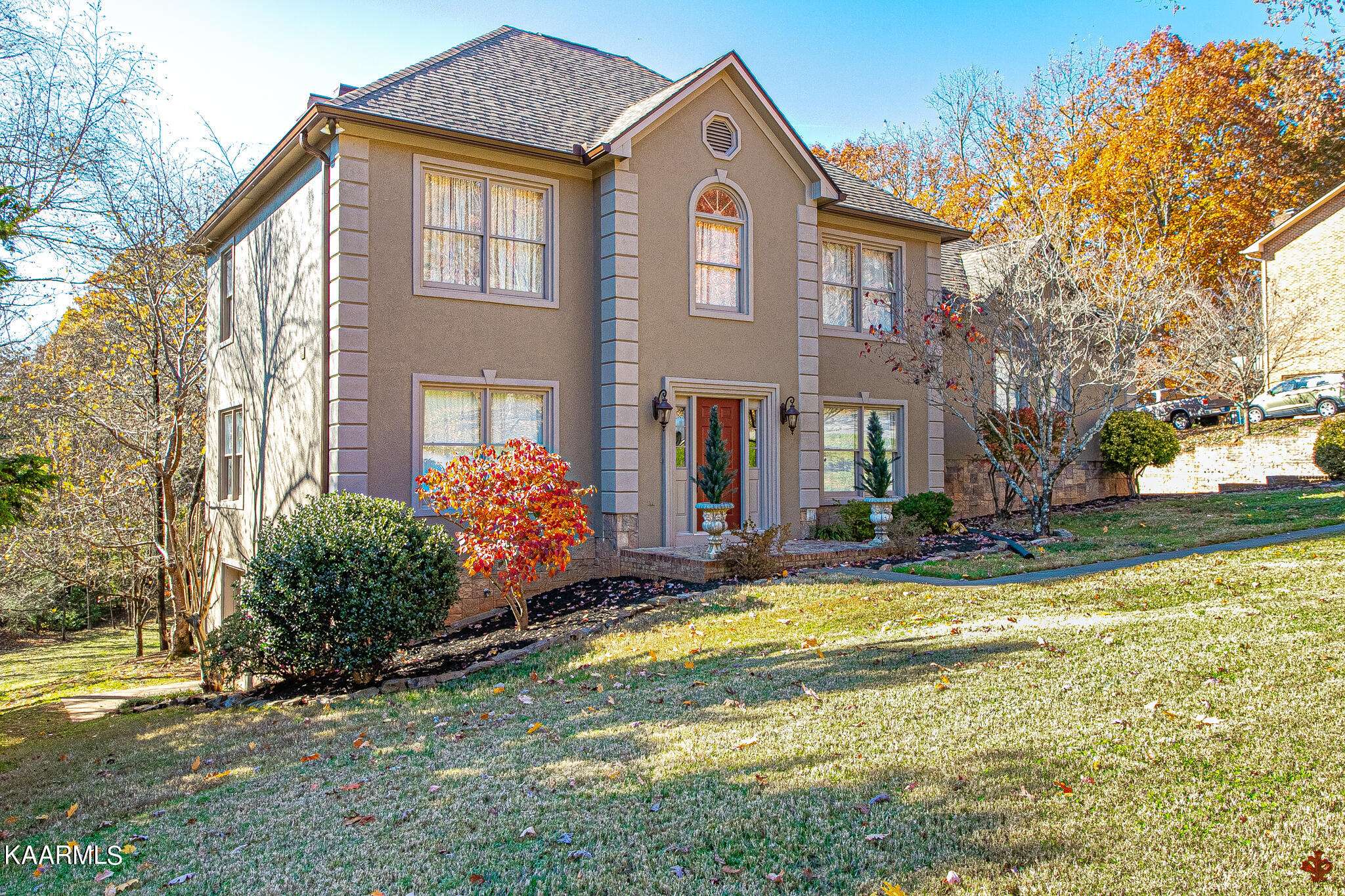 Knoxville, TN 37922,513 Summit Lake CT