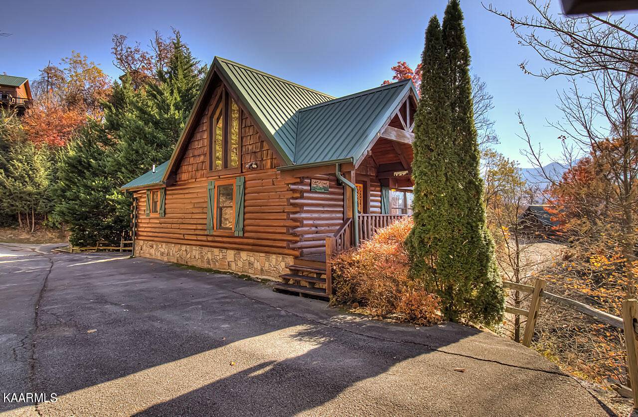 Gatlinburg, TN 37738,1006 Laurel Hollow WAY