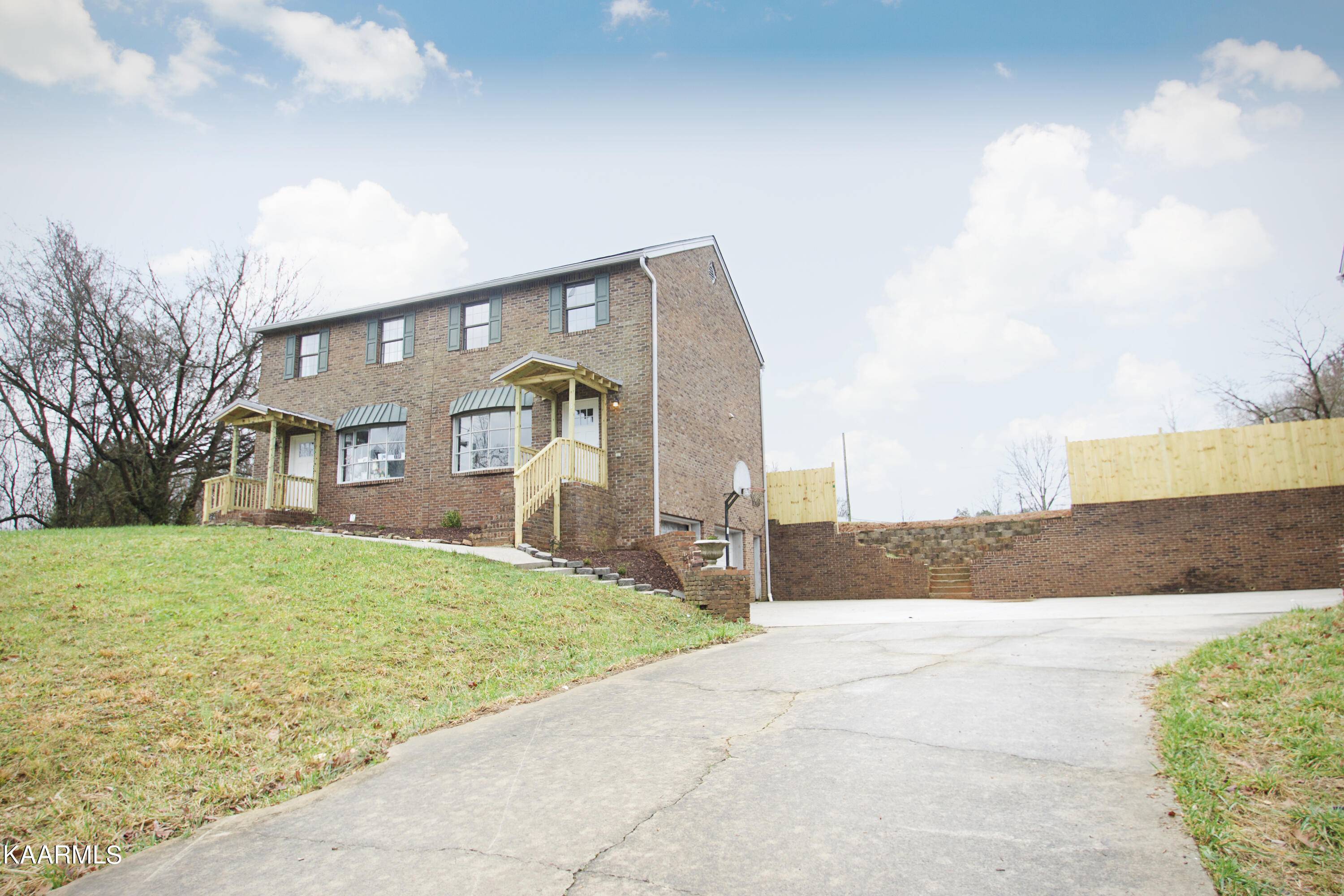 Strawberry Plains, TN 37871,9934 Asheville Hwy #APT 1