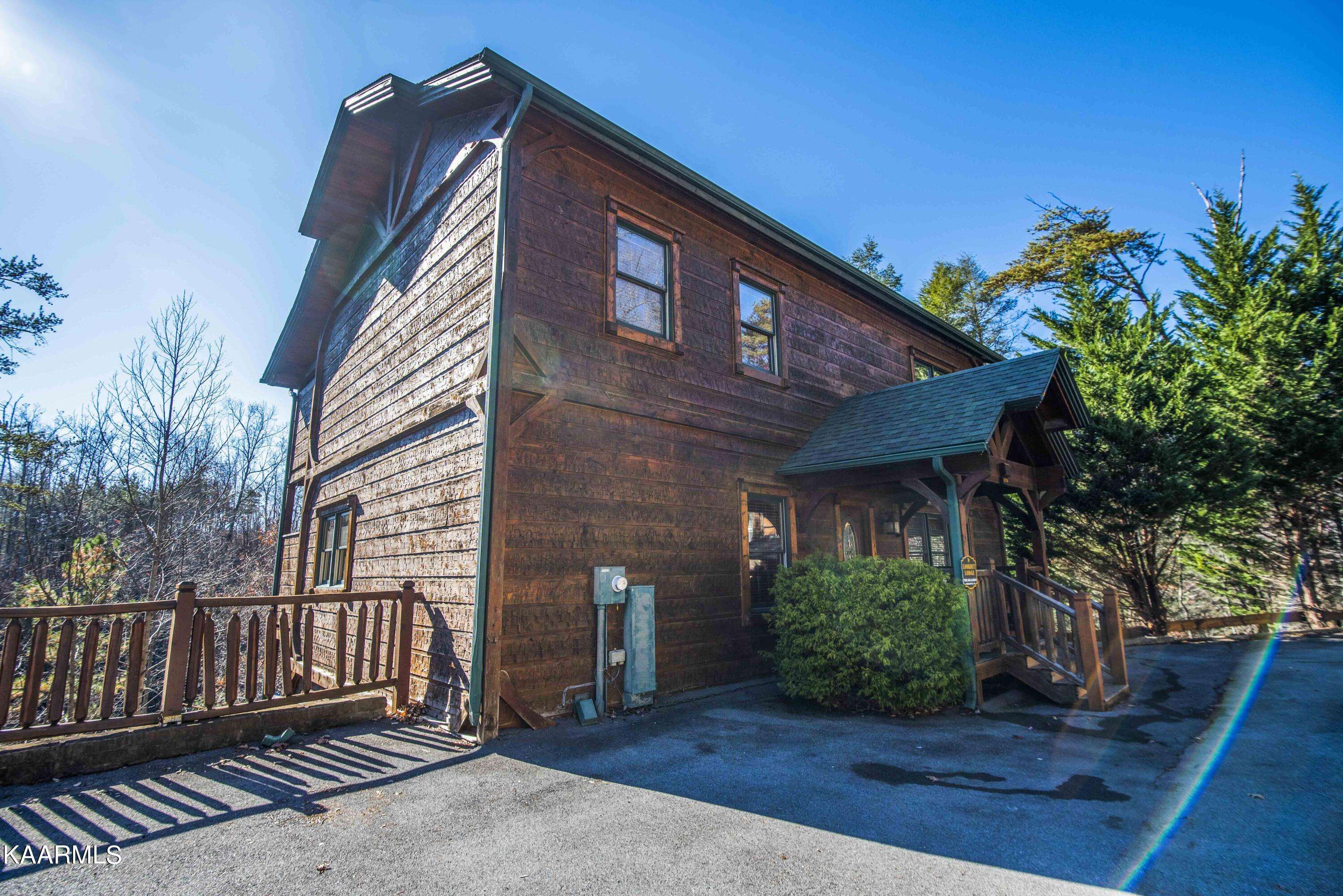 Gatlinburg, TN 37738,810 Great Smoky WAY