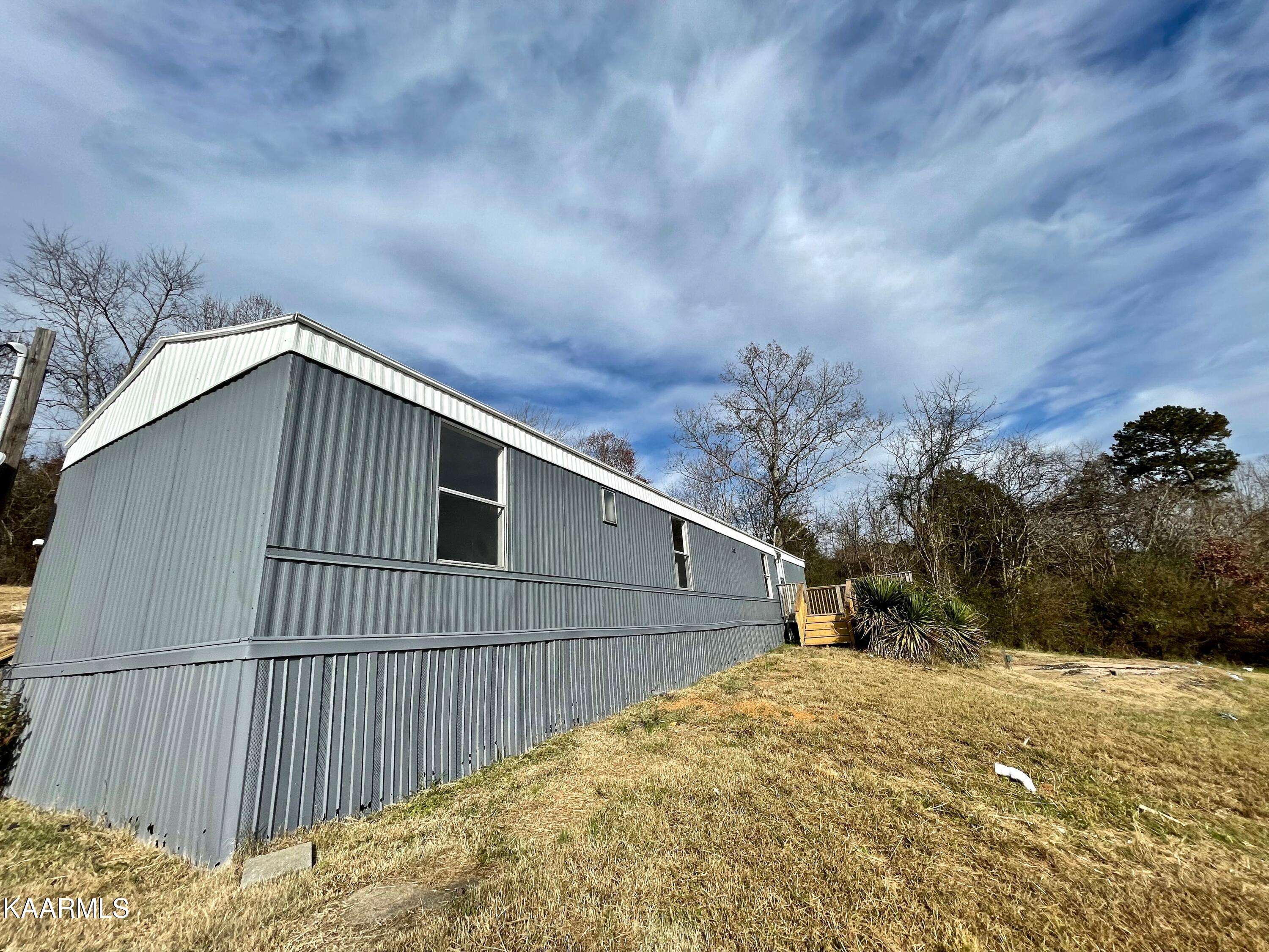 Loudon, TN 37774,118 Pinecrest DR