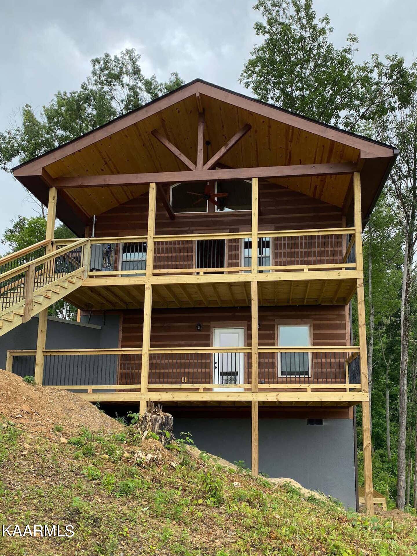 Gatlinburg, TN 37738,717 Short Ridge CT