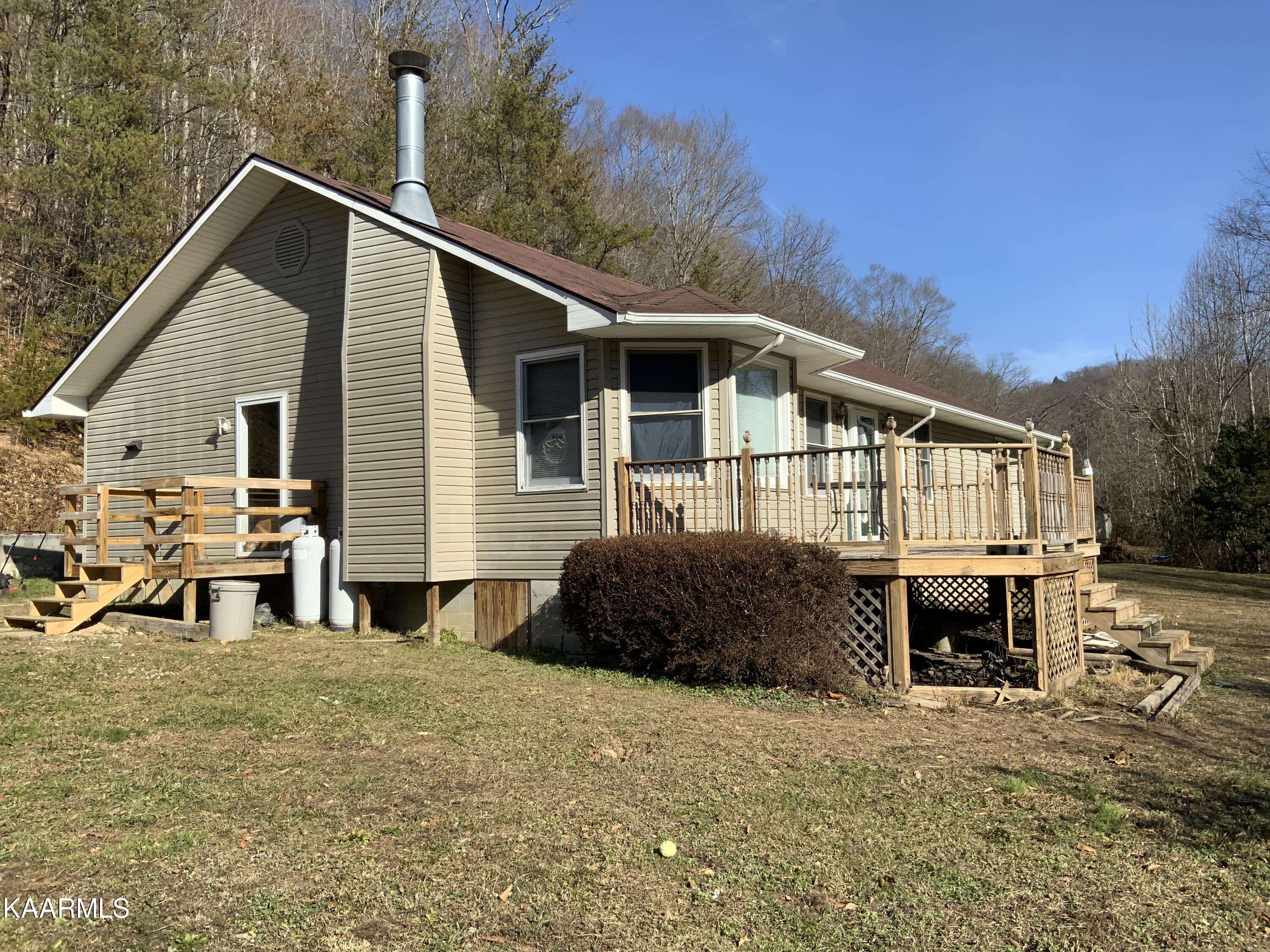 Pineville, KY 40977,69 Bingham LN