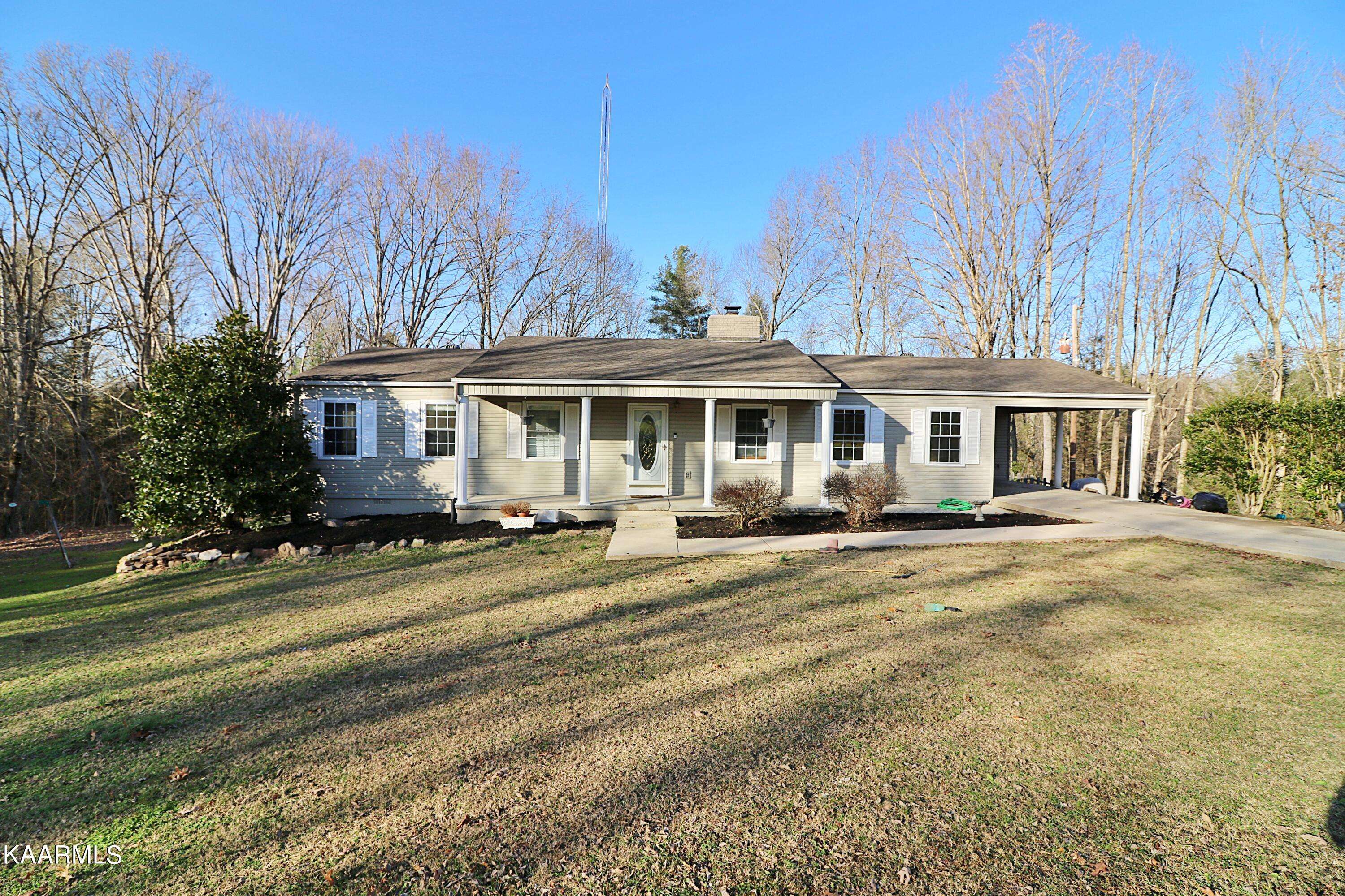 Oneida, TN 37841,620 Cowan LN