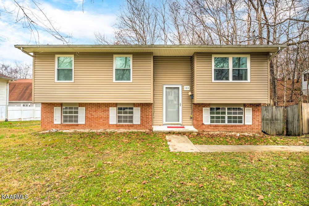 Oliver Springs, TN 37840,104 Foxwood CIR