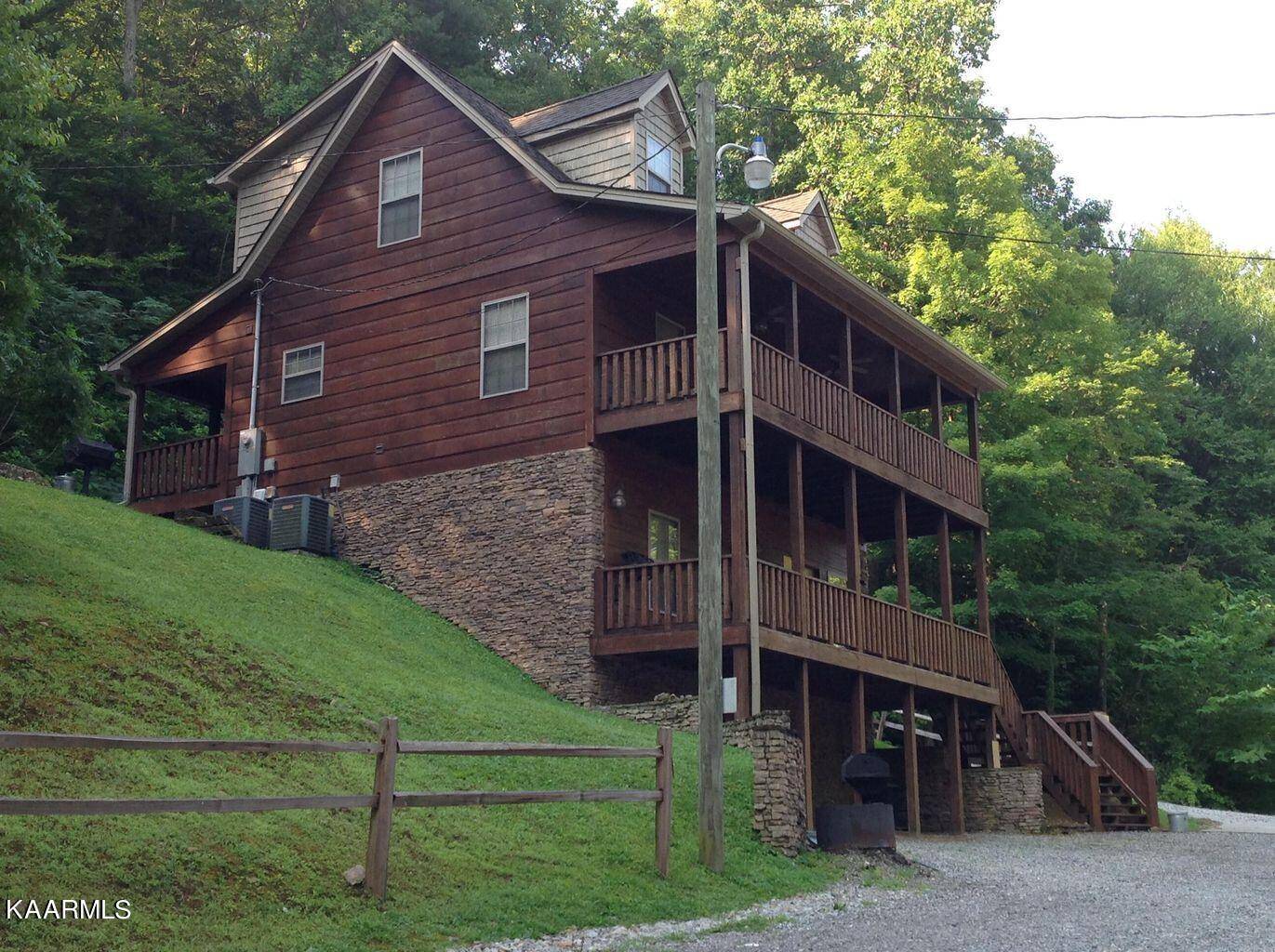 Oliver Springs, TN 37840,315 Windrock Rd