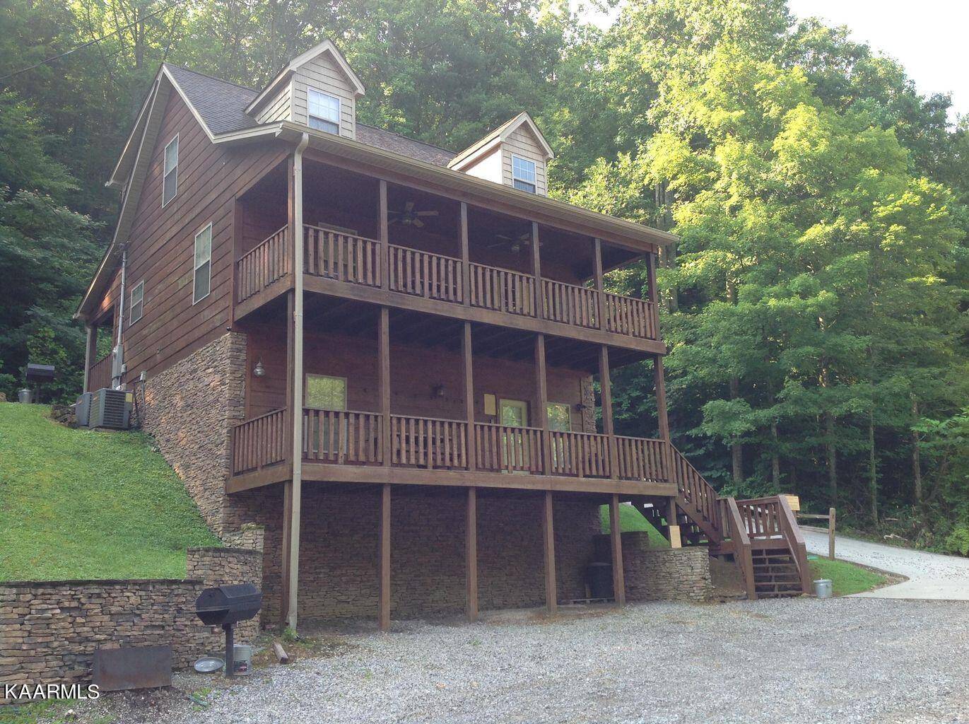 Oliver Springs, TN 37840,315 Windrock Rd