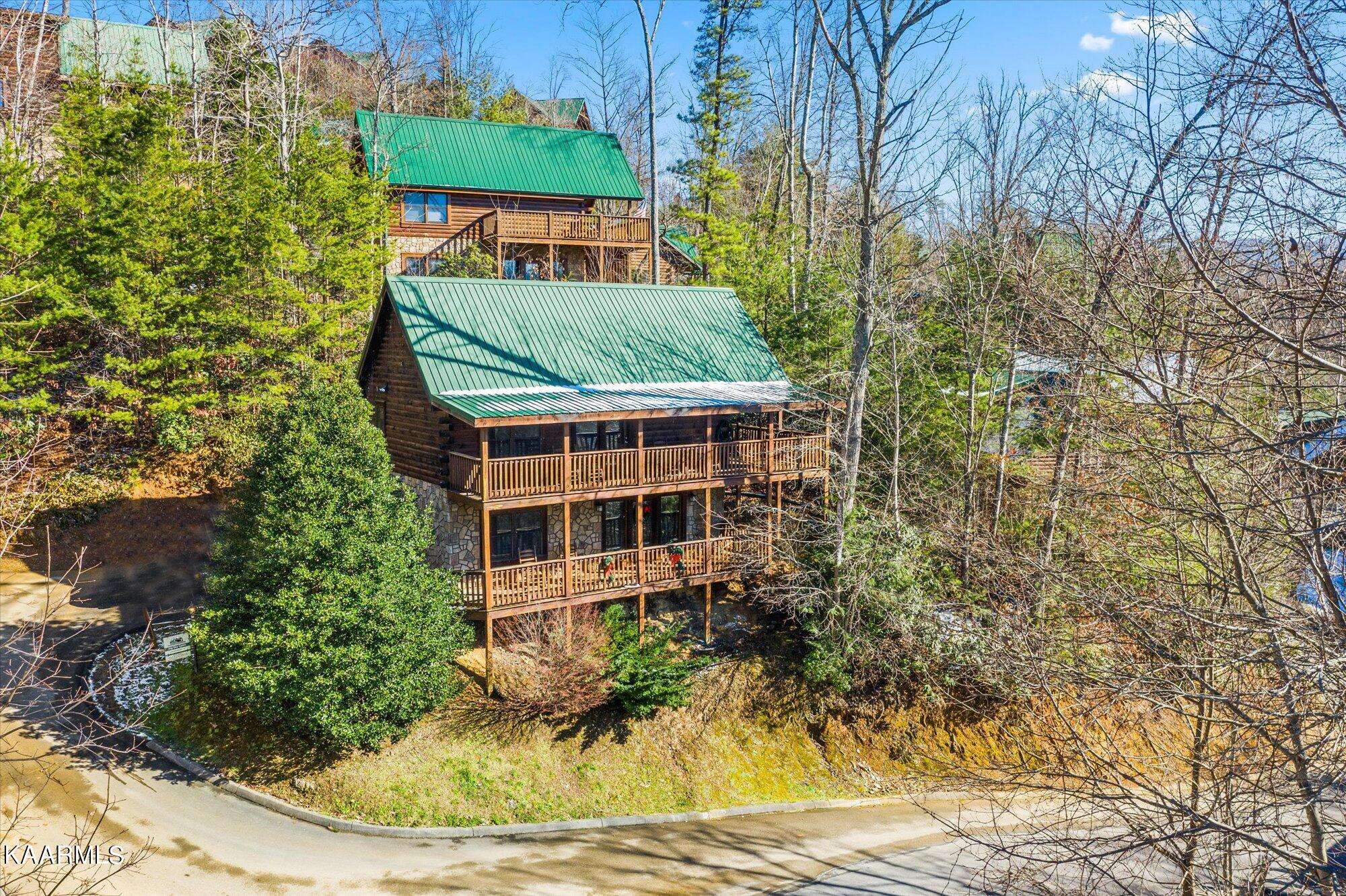 Gatlinburg, TN 37738,640 Cub Path WAY