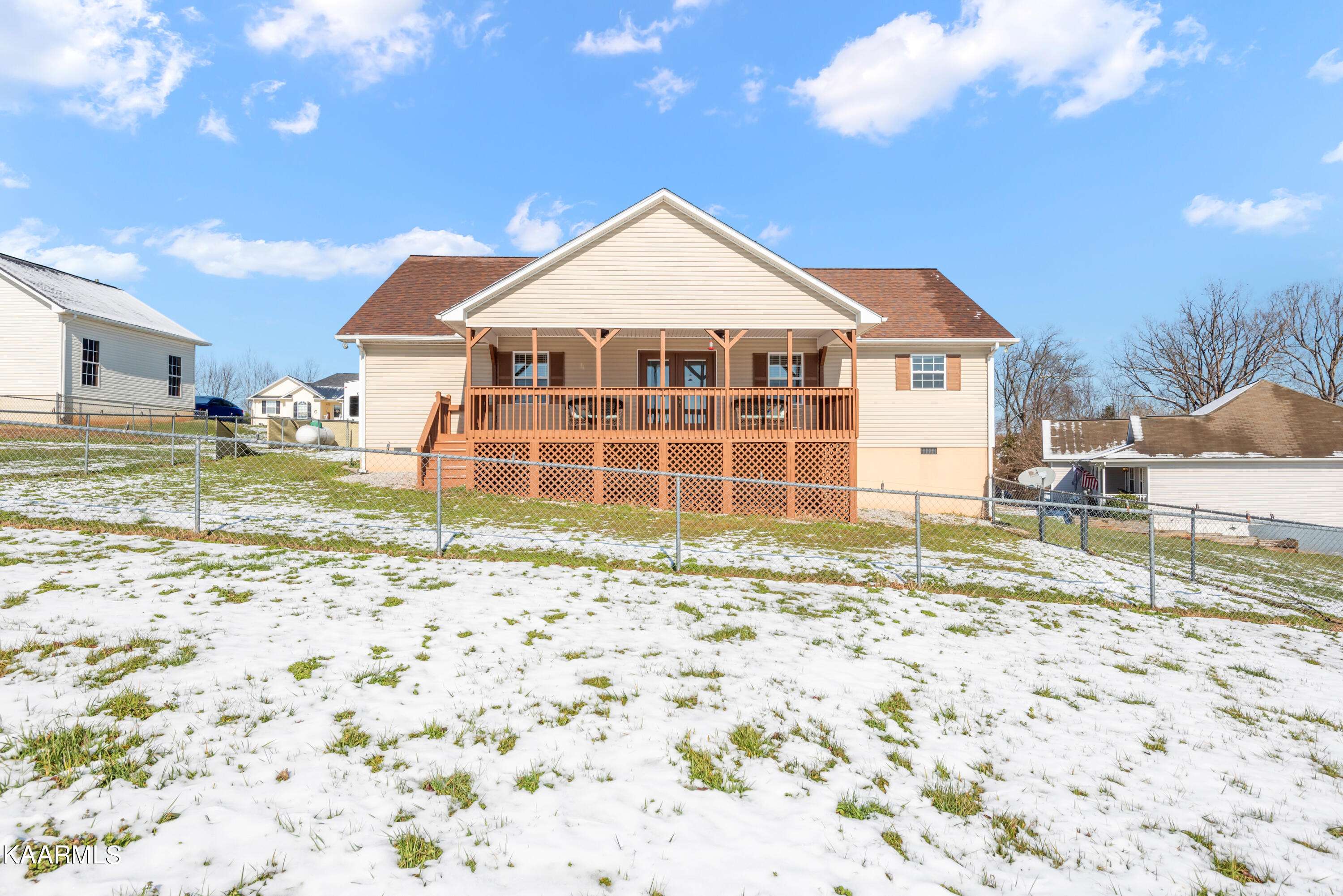 Madisonville, TN 37354,140 Dustin LN